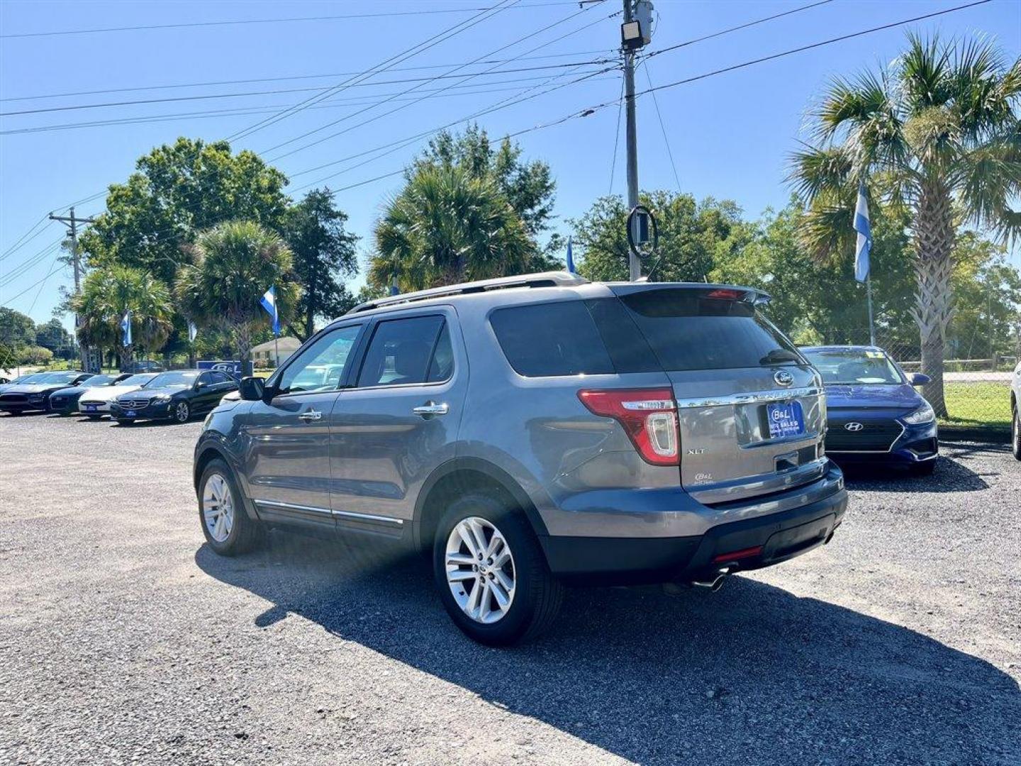 2011 Grey /Grey Ford Explorer (1FMHK8D8XBG) with an 3.5l V6 Smpi Dohc 3.5l engine, Automatic transmission, located at 745 East Steele Rd., West Columbia, SC, 29170, (803) 755-9148, 33.927212, -81.148483 - Special Internet Price! 2011 Ford Explorer with Bluetooth, AM/FM radio, Backup camera, Cruise control, Cloth interior, 3rd row seating, Keyless entry, Powered windows, Powered door locks, Plus more! - Photo#1