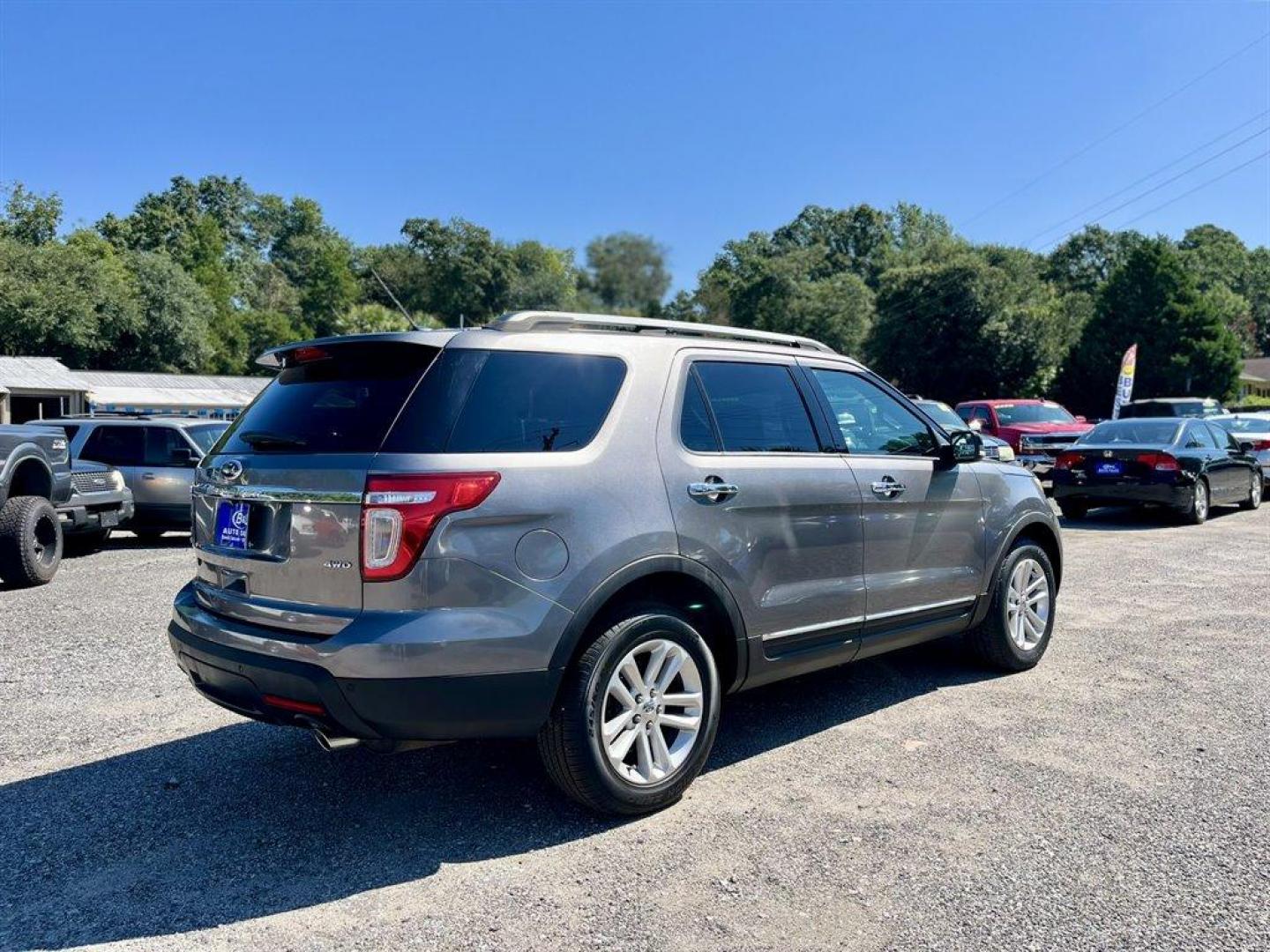 2011 Grey /Grey Ford Explorer (1FMHK8D8XBG) with an 3.5l V6 Smpi Dohc 3.5l engine, Automatic transmission, located at 745 East Steele Rd., West Columbia, SC, 29170, (803) 755-9148, 33.927212, -81.148483 - Special Internet Price! 2011 Ford Explorer with Bluetooth, AM/FM radio, Backup camera, Cruise control, Cloth interior, 3rd row seating, Keyless entry, Powered windows, Powered door locks, Plus more! - Photo#2