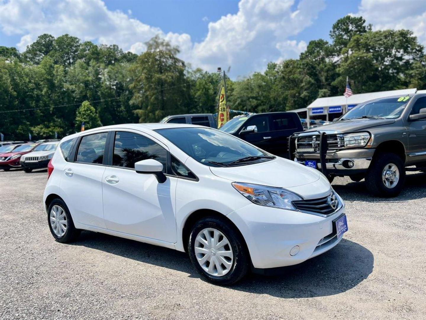 2015 White /Black Nissan Versa Note (3N1CE2CP6FL) with an 1.6l I-4 Smpi Dohc Cvtcs engine, Automatic transmission, located at 745 East Steele Rd., West Columbia, SC, 29170, (803) 755-9148, 33.927212, -81.148483 - Special Internet Price! 2015 Nissan Versa Note with AM/FM radio, Cruise control, Cloth interior, Hatchback, Powered windows, Powered doors, Plus more! - Photo#3