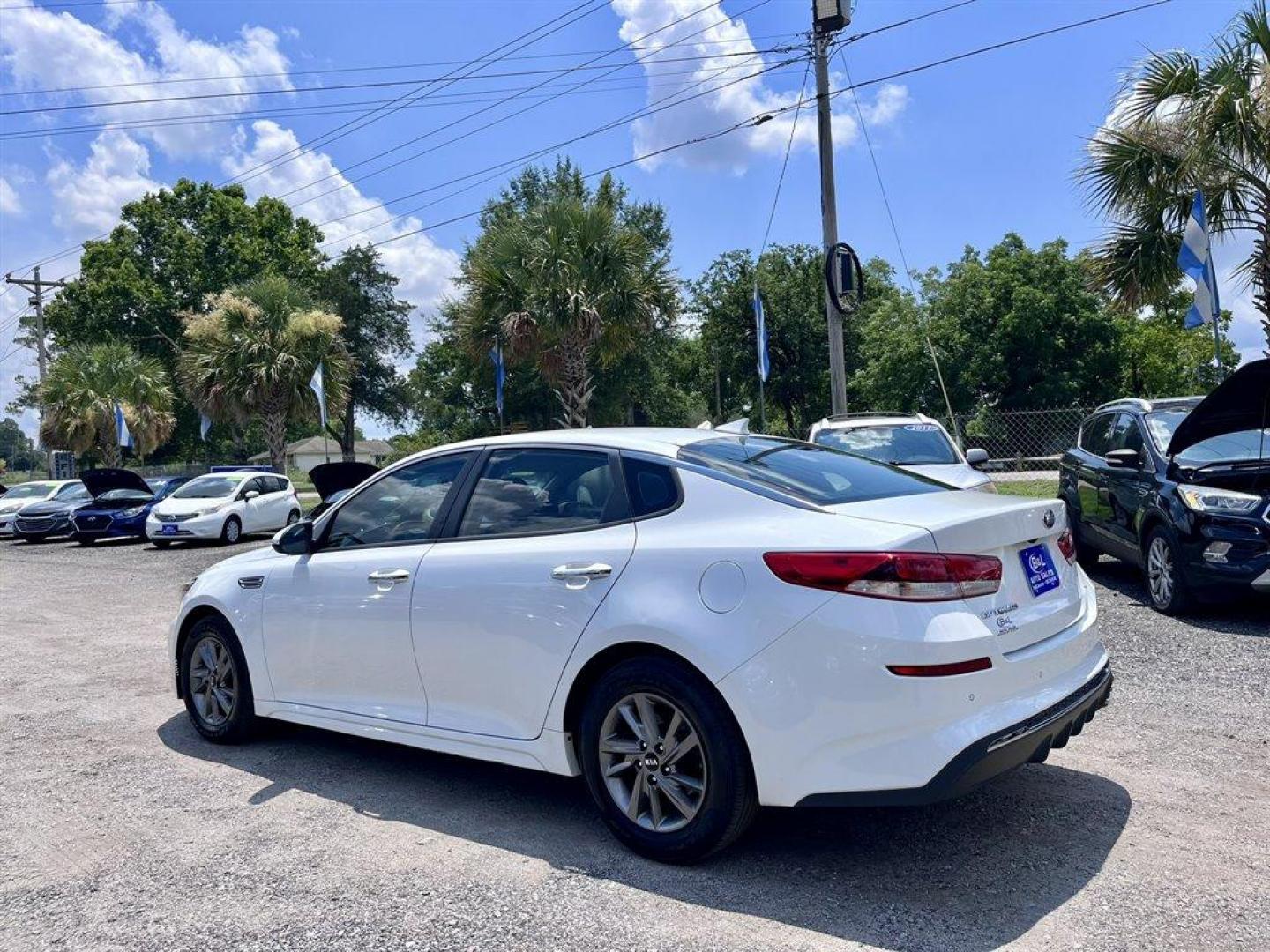 2020 White /Black Kia Optima (5XXGT4L38LG) with an 2.4l I-4 DI Dohc 2.4l engine, Automatic transmission, located at 745 East Steele Rd., West Columbia, SC, 29170, (803) 755-9148, 33.927212, -81.148483 - Special Internet Price! 2020 Kia Optima - Photo#1