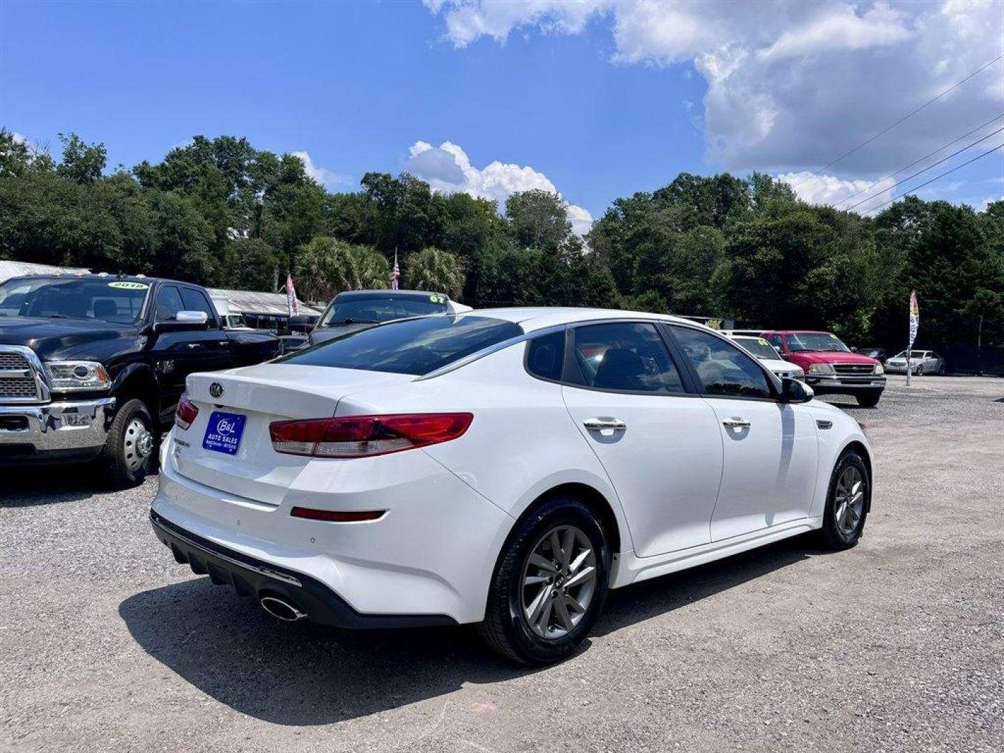 2020 White /Black Kia Optima (5XXGT4L38LG) with an 2.4l I-4 DI Dohc 2.4l engine, Automatic transmission, located at 745 East Steele Rd., West Columbia, SC, 29170, (803) 755-9148, 33.927212, -81.148483 - Special Internet Price! 2020 Kia Optima - Photo#2