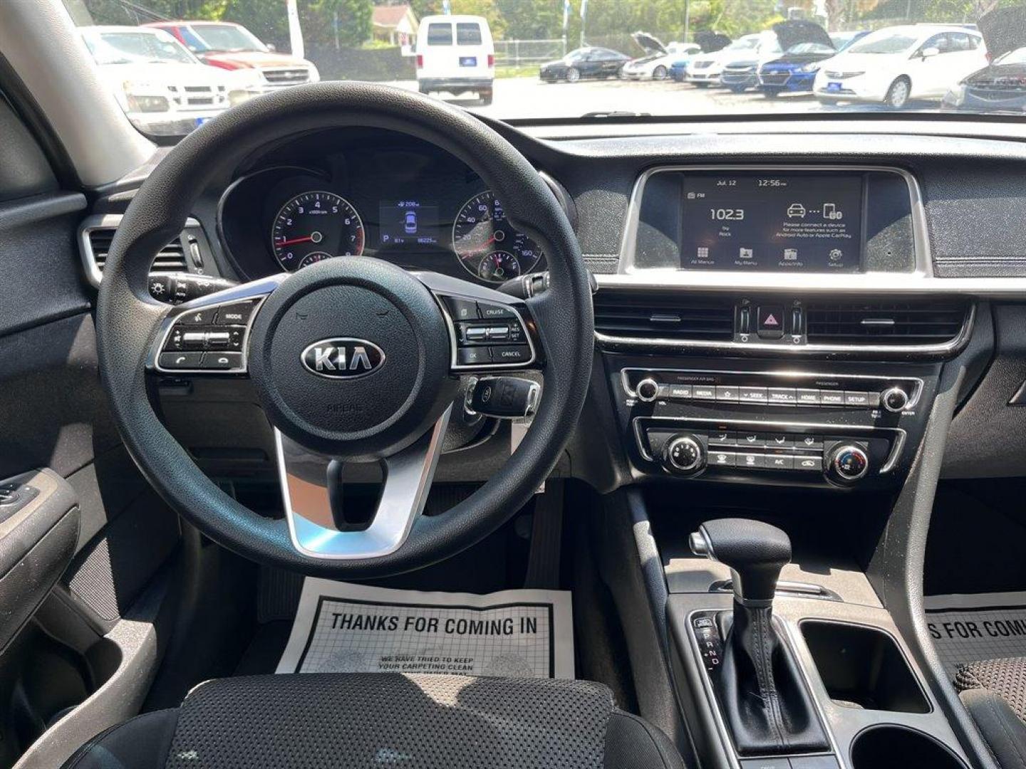 2020 White /Black Kia Optima (5XXGT4L38LG) with an 2.4l I-4 DI Dohc 2.4l engine, Automatic transmission, located at 745 East Steele Rd., West Columbia, SC, 29170, (803) 755-9148, 33.927212, -81.148483 - Special Internet Price! 2020 Kia Optima - Photo#5