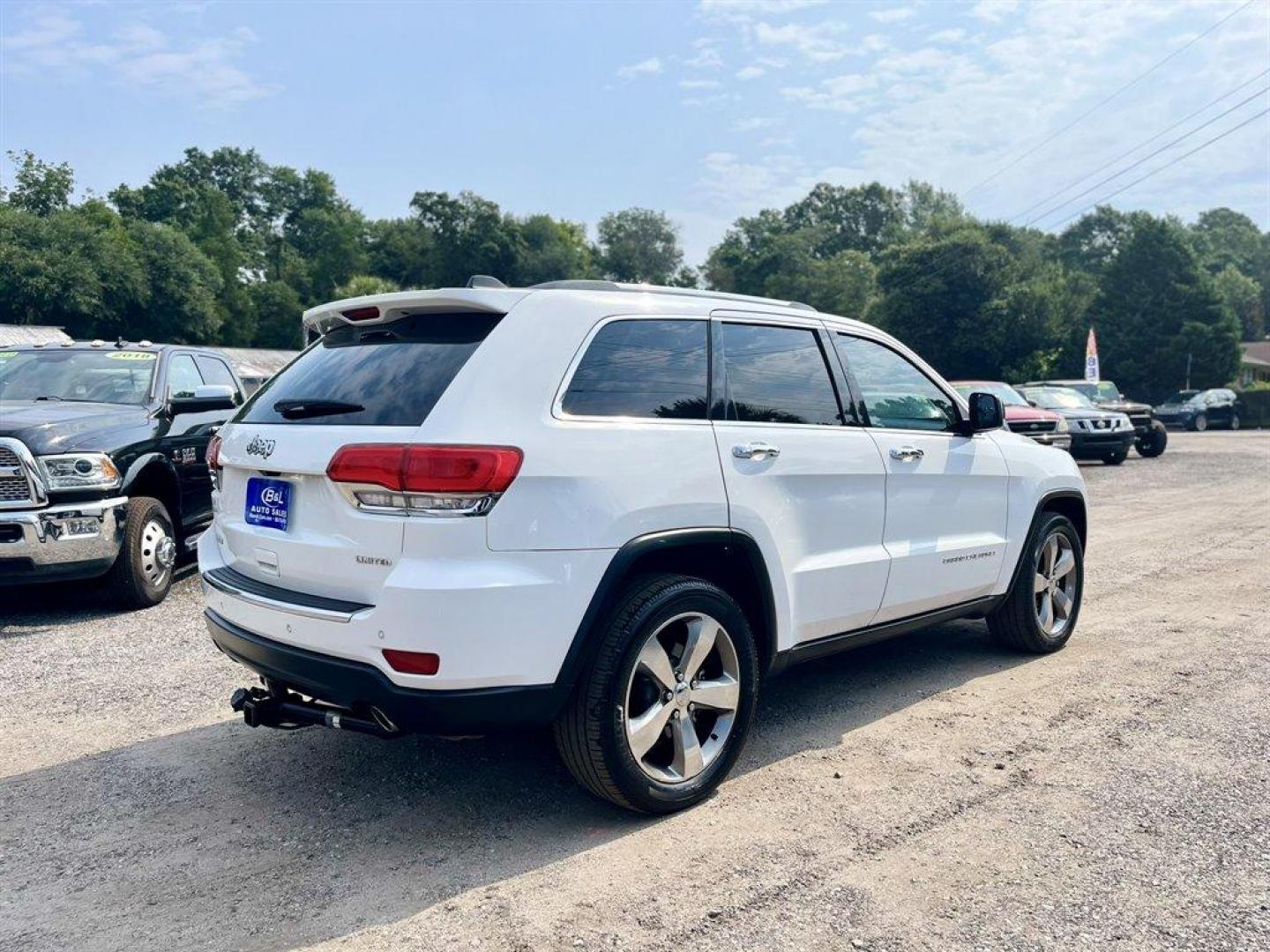 2014 White /Black Jeep Grand Cherokee (1C4RJEBMXEC) with an 3.0l V6 DI Dohc Tdsl 3.0l engine, Automatic transmission, located at 745 East Steele Rd., West Columbia, SC, 29170, (803) 755-9148, 33.927212, -81.148483 - Special Internet Price! 2014 Jeep Grand Cherokee Limited with AM/FM radio, Backup camera, Cruise control, Sunroof, Black leather seats, Powered front seats, Heated seats, Powered windows, Powered door locks, Plus more! - Photo#2