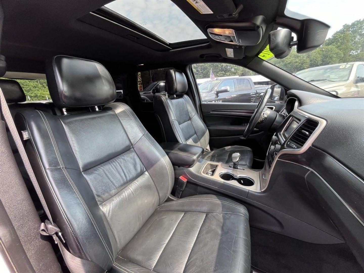 2014 White /Black Jeep Grand Cherokee (1C4RJEBMXEC) with an 3.0l V6 DI Dohc Tdsl 3.0l engine, Automatic transmission, located at 745 East Steele Rd., West Columbia, SC, 29170, (803) 755-9148, 33.927212, -81.148483 - Special Internet Price! 2014 Jeep Grand Cherokee Limited with AM/FM radio, Backup camera, Cruise control, Sunroof, Black leather seats, Powered front seats, Heated seats, Powered windows, Powered door locks, Plus more! - Photo#31