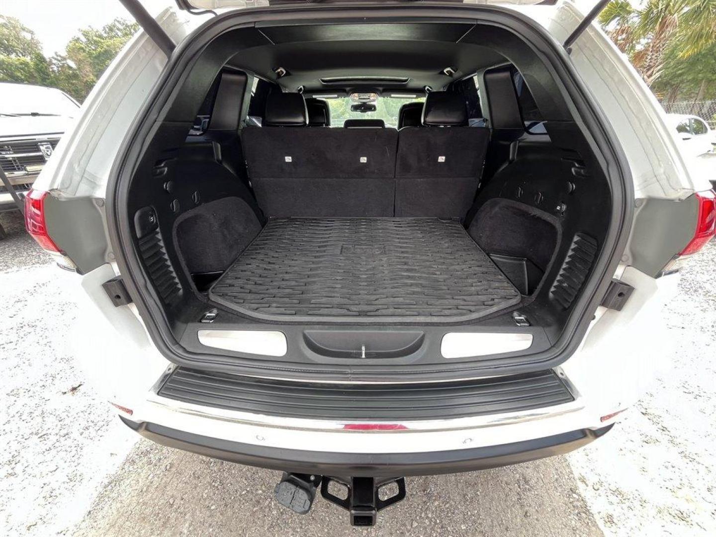 2014 White /Black Jeep Grand Cherokee (1C4RJEBMXEC) with an 3.0l V6 DI Dohc Tdsl 3.0l engine, Automatic transmission, located at 745 East Steele Rd., West Columbia, SC, 29170, (803) 755-9148, 33.927212, -81.148483 - Special Internet Price! 2014 Jeep Grand Cherokee Limited with AM/FM radio, Backup camera, Cruise control, Sunroof, Black leather seats, Powered front seats, Heated seats, Powered windows, Powered door locks, Plus more! - Photo#35