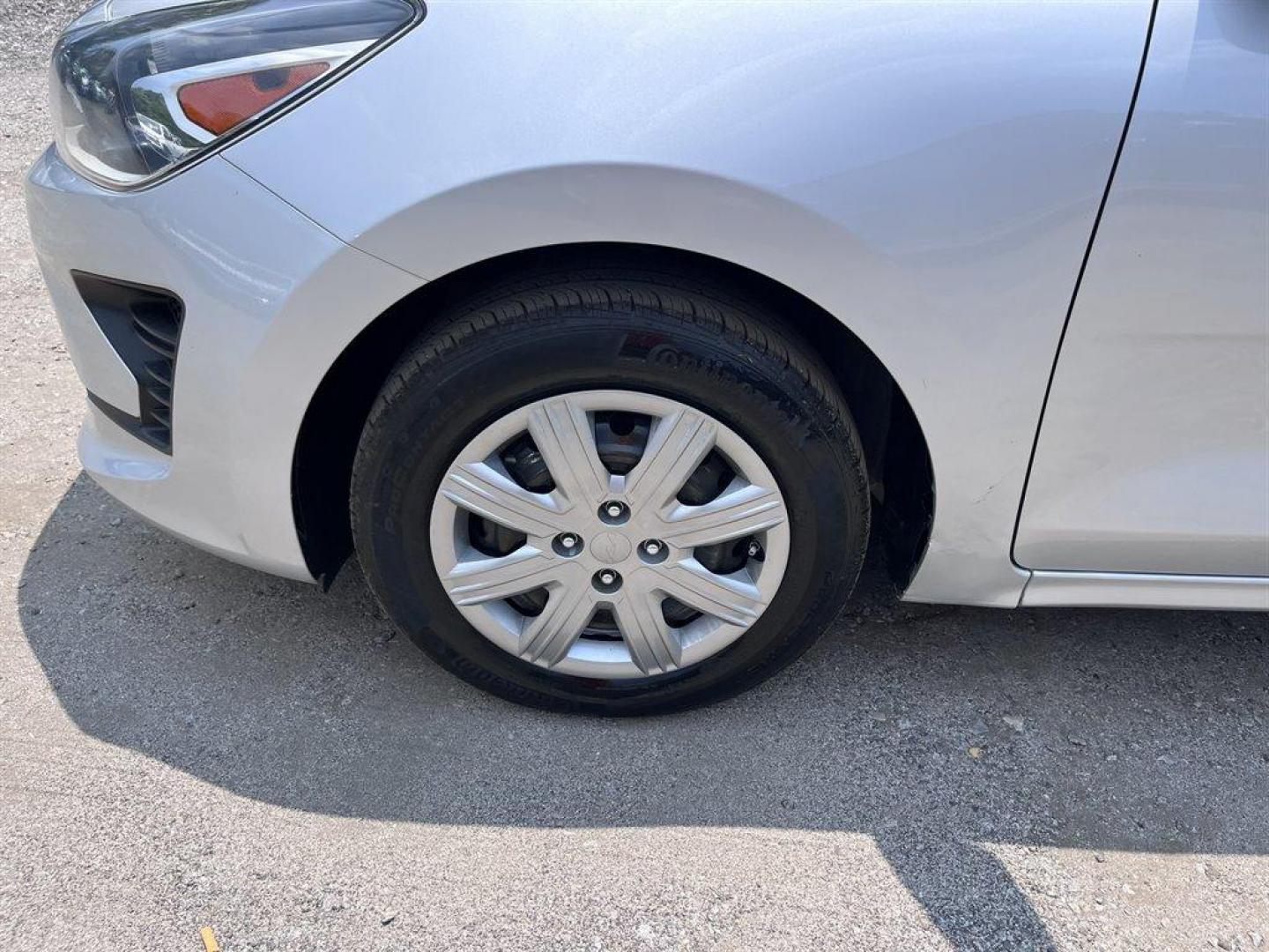 2022 Silver /Black Kia Rio (3KPA24ADXNE) with an 1.6l I-4 DI Dohc Cvvt 1.6 engine, Automatic transmission, located at 745 East Steele Rd., West Columbia, SC, 29170, (803) 755-9148, 33.927212, -81.148483 - Special Internet Price! 2022 Kia Rio with Bluetooth, AM/FM radio, Cruise control, Backup camera, Manual air conditioning, Cloth interior, Powered windows, Powered door locks, Plus more! - Photo#30