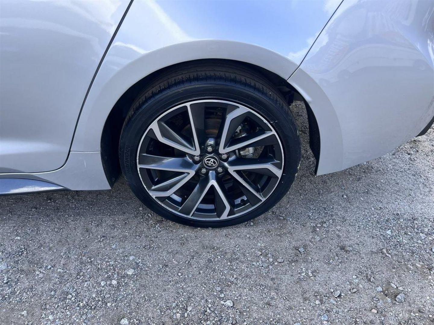 2021 Silver /Black Toyota Corolla (5YFP4MCE1MP) with an 2.0l I-4 DI Dohc 2.0l engine, Automatic transmission, located at 745 East Steele Rd., West Columbia, SC, 29170, (803) 755-9148, 33.927212, -81.148483 - Special Internet Price! 2021 Toyota Corolla with AM/FM radio, Auto air condition, Cruise control, Sunroof, Backup camera, Cloth interior, Push to start, Keyless entry, Powered windows, Powered door locks, Plus more! - Photo#37