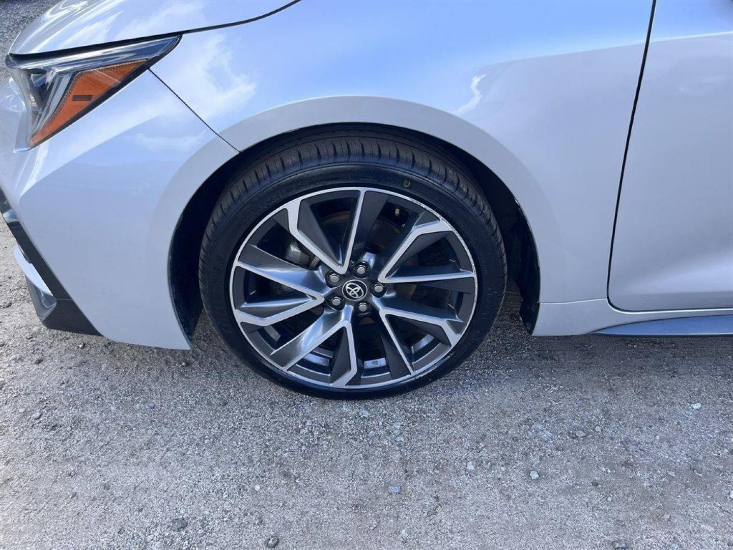 2021 Silver /Black Toyota Corolla (5YFP4MCE1MP) with an 2.0l I-4 DI Dohc 2.0l engine, Automatic transmission, located at 745 East Steele Rd., West Columbia, SC, 29170, (803) 755-9148, 33.927212, -81.148483 - Special Internet Price! 2021 Toyota Corolla with AM/FM radio, Auto air condition, Cruise control, Sunroof, Backup camera, Cloth interior, Push to start, Keyless entry, Powered windows, Powered door locks, Plus more! - Photo#38