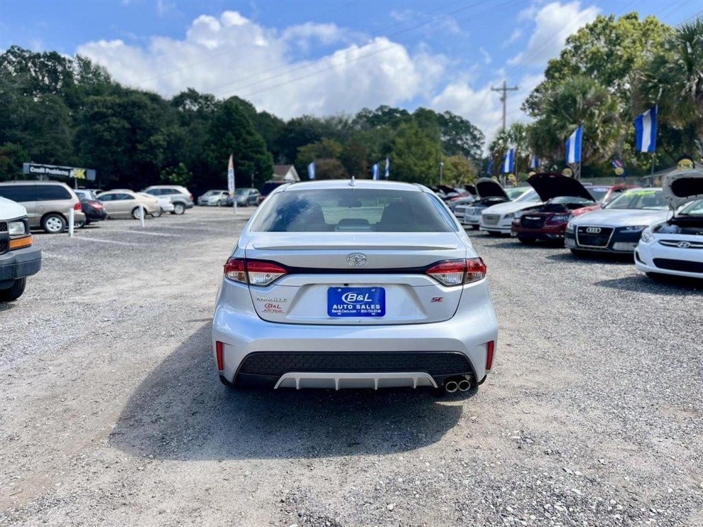 2021 Silver /Black Toyota Corolla (5YFP4MCE1MP) with an 2.0l I-4 DI Dohc 2.0l engine, Automatic transmission, located at 745 East Steele Rd., West Columbia, SC, 29170, (803) 755-9148, 33.927212, -81.148483 - Special Internet Price! 2021 Toyota Corolla with AM/FM radio, Auto air condition, Cruise control, Sunroof, Backup camera, Cloth interior, Push to start, Keyless entry, Powered windows, Powered door locks, Plus more! - Photo#3