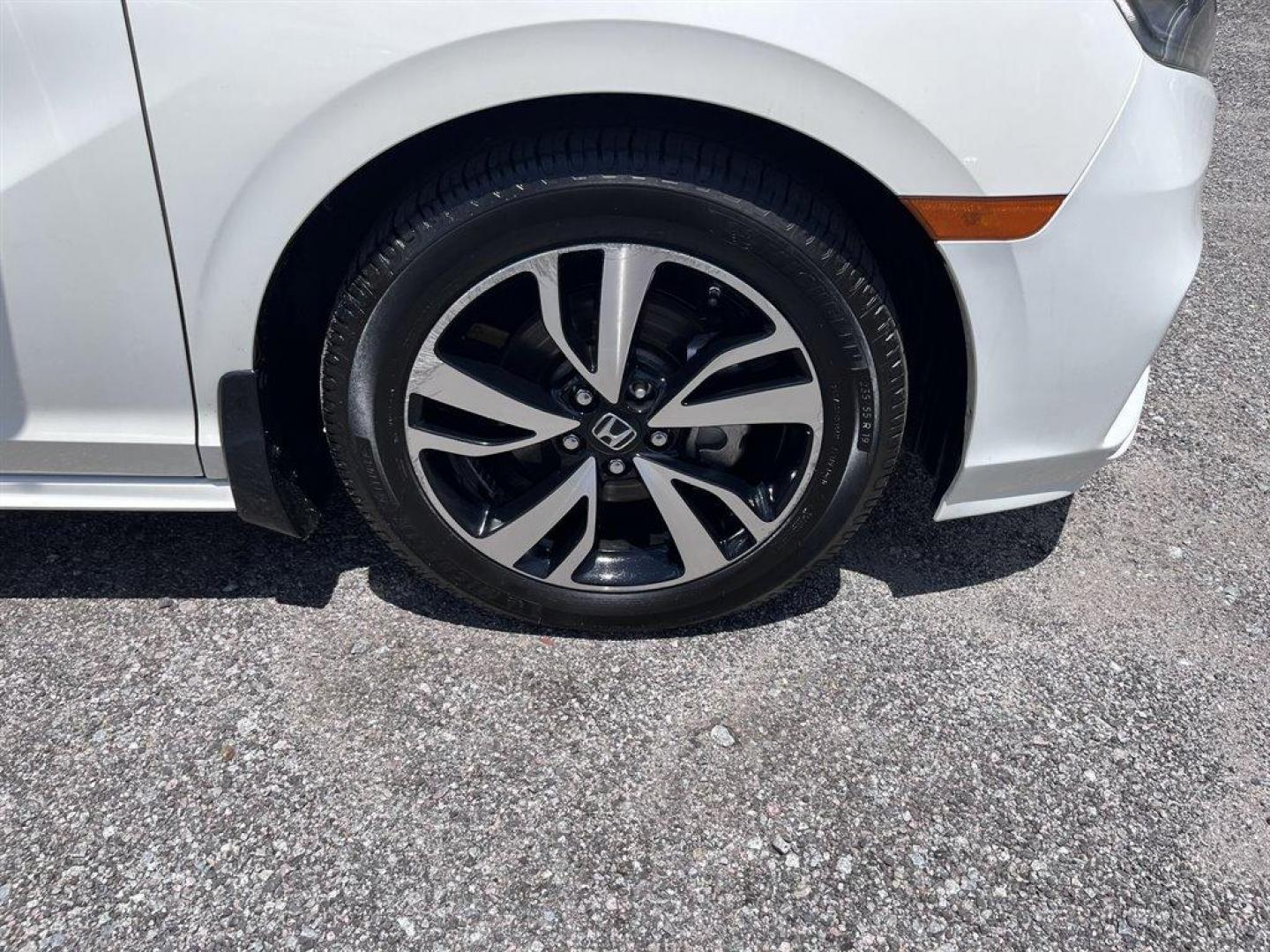 2019 White /Taupe Honda Odyssey (5FNRL6H93KB) with an 3.5l V6 MPI Sohc Vtec 3.5 engine, Automatic transmission, located at 745 East Steele Rd., West Columbia, SC, 29170, (803) 755-9148, 33.927212, -81.148483 - Special Internet Price! 2019 Honda Odyssey Elite with Bluetooth, Cruise control, Backup camera, Navigation, Sunroof, Heating and cooling front seats, Leather interior, Cab view camera, 3rd row seating, Rear attached vacuum, Powered liftgate, Powered windows, Powered door locks, Plus more! - Photo#52