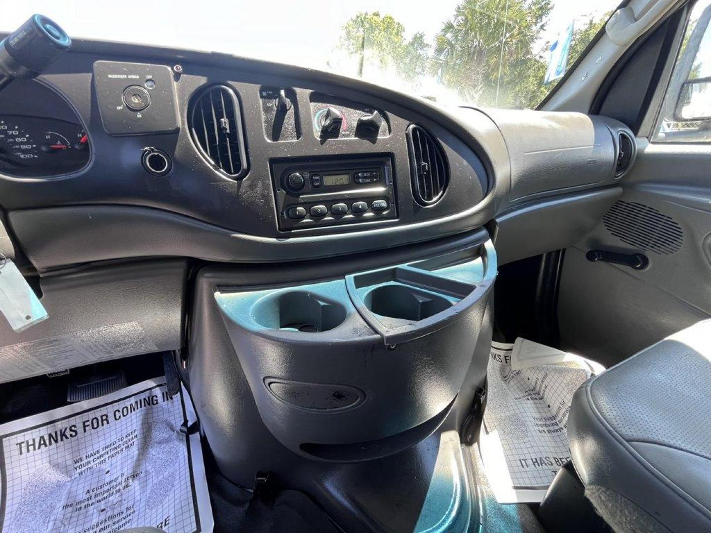 2006 White /Grey Ford Commercial Vans (1FDXE45S66H) with an 6.8l V10 EFI 6.8l engine, Automatic transmission, located at 745 East Steele Rd., West Columbia, SC, 29170, (803) 755-9148, 33.927212, -81.148483 - Special Internet Price! 2006 Ford E-450 - Photo#7