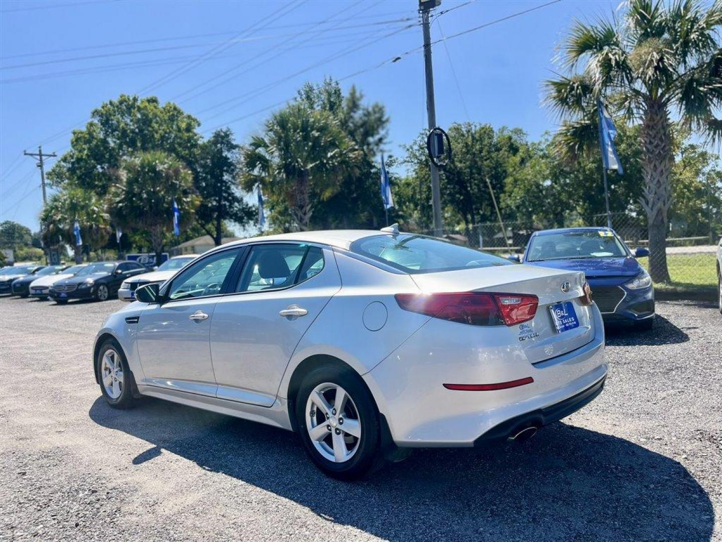 2014 White /Grey Kia Optima (5XXGM4A73EG) with an 2.4l I-4 DI Dohc 2.4l engine, Automatic transmission, located at 745 East Steele Rd., West Columbia, SC, 29170, (803) 755-9148, 33.927212, -81.148483 - Special Internet Price! 2014 Kia Optima with AM/FM radio, Backup camera, Cruise control, Cloth interior, Powered windows, Powered door locks, Keyless entry, Plus more! - Photo#1