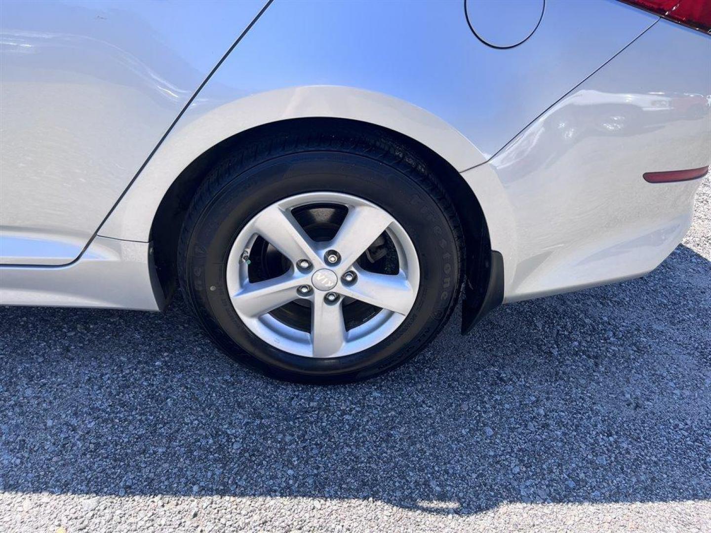 2014 White /Grey Kia Optima (5XXGM4A73EG) with an 2.4l I-4 DI Dohc 2.4l engine, Automatic transmission, located at 745 East Steele Rd., West Columbia, SC, 29170, (803) 755-9148, 33.927212, -81.148483 - Special Internet Price! 2014 Kia Optima with AM/FM radio, Backup camera, Cruise control, Cloth interior, Powered windows, Powered door locks, Keyless entry, Plus more! - Photo#31