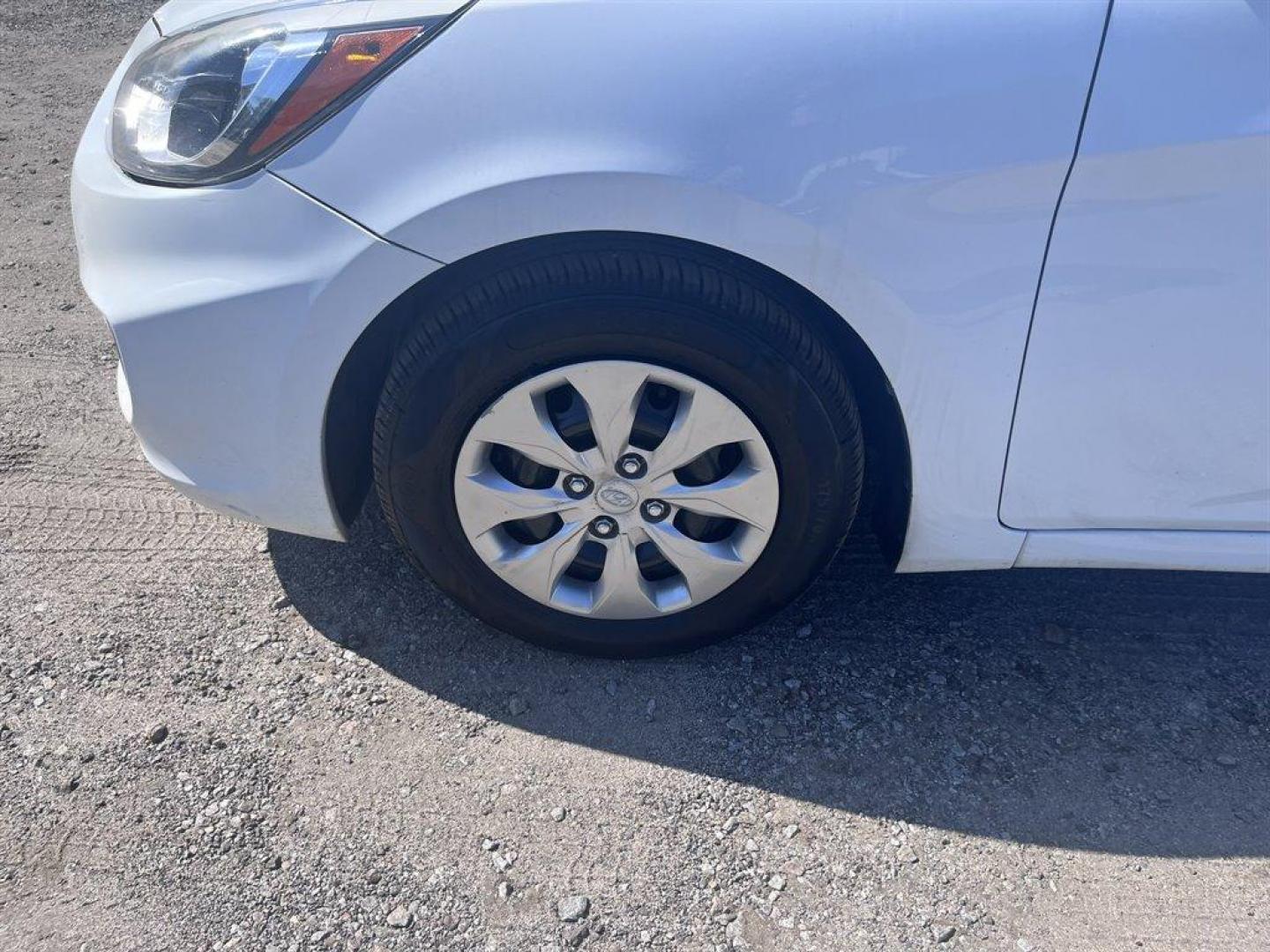 2017 White /Grey Hyundai Accent (KMHCT4AE7HU) with an 1.6l I-4 DI Dohc Cvvt 1.6 engine, Automatic transmission, located at 745 East Steele Rd., West Columbia, SC, 29170, (803) 755-9148, 33.927212, -81.148483 - Special Internet Price! 2017 Hyundai Accent with AM/FM radio, Manual air conditioning, Cloth interior, Powered windows, Powered door locks, Plus more! - Photo#24