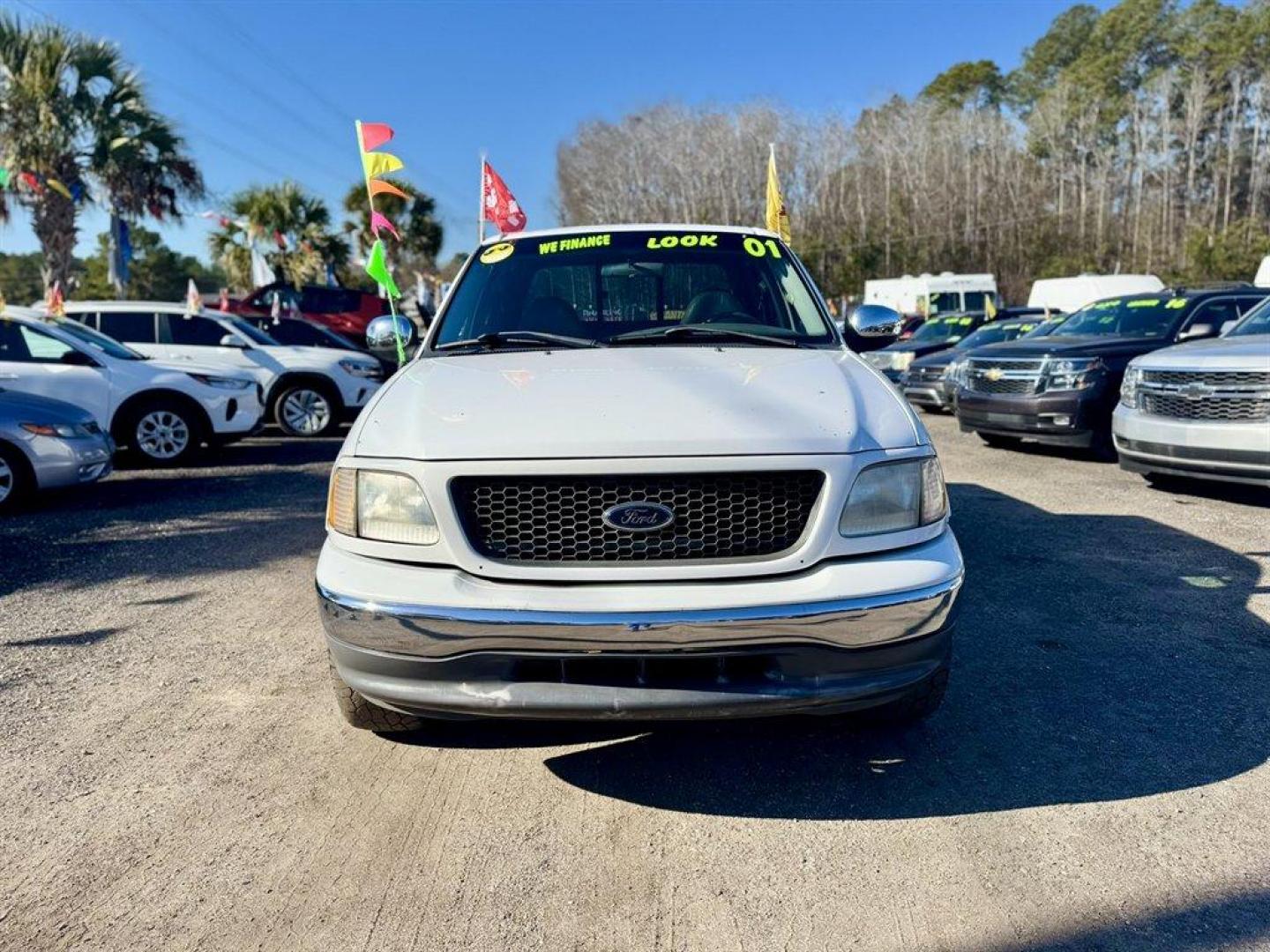 2001 White /Grey Ford F150 (1FTRW07L01K) with an 5.4l V8 EFI Sohc 5.4l engine, Automatic transmission, located at 745 East Steele Rd., West Columbia, SC, 29170, (803) 755-9148, 33.927212, -81.148483 - Photo#1