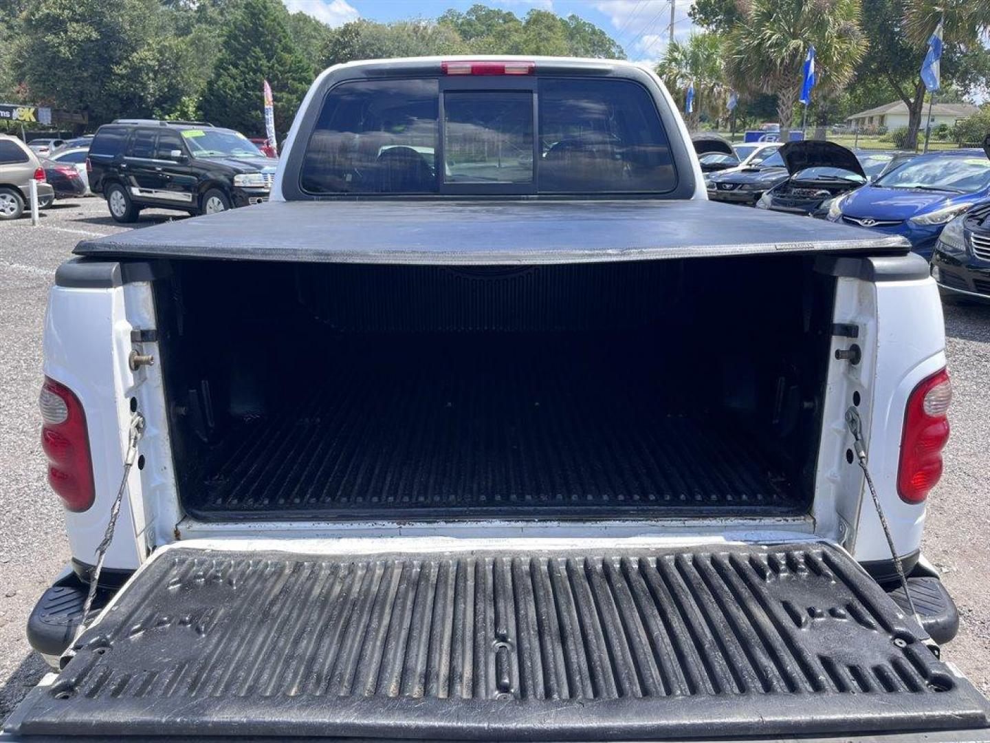 2001 White /Grey Ford F150 (1FTRW07L01K) with an 5.4l V8 EFI Sohc 5.4l engine, Automatic transmission, located at 745 East Steele Rd., West Columbia, SC, 29170, (803) 755-9148, 33.927212, -81.148483 - Special Internet Price! 2001 Ford F150 with AM/FM radio, Cruise control, Manual air conditioning, Sunroof, Leather interior, Powered windows, Powered door locks, Plus more! - Photo#23