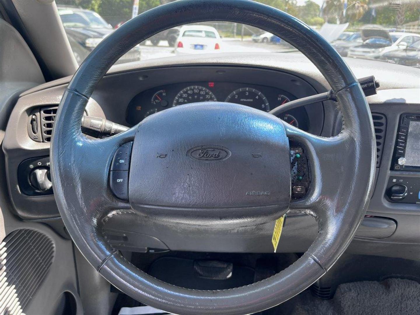 2001 White /Grey Ford F150 (1FTRW07L01K) with an 5.4l V8 EFI Sohc 5.4l engine, Automatic transmission, located at 745 East Steele Rd., West Columbia, SC, 29170, (803) 755-9148, 33.927212, -81.148483 - Special Internet Price! 2001 Ford F150 with AM/FM radio, Cruise control, Manual air conditioning, Sunroof, Leather interior, Powered windows, Powered door locks, Plus more! - Photo#5