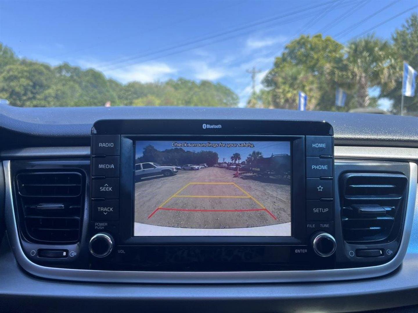 2020 White /Black Kia Rio (3KPA24AD7LE) with an 1.6l I-4 DI Dohc Cvvt 1.6 engine, Automatic transmission, located at 745 East Steele Rd., West Columbia, SC, 29170, (803) 755-9148, 33.927212, -81.148483 - Special Internet Price! 2020 Kia Rio LX with AM/FM radio, Backup camera, Cruise control, Manual air conditioning, Cloth interior, Powered windows, Powered door locks, Plus more! - Photo#11