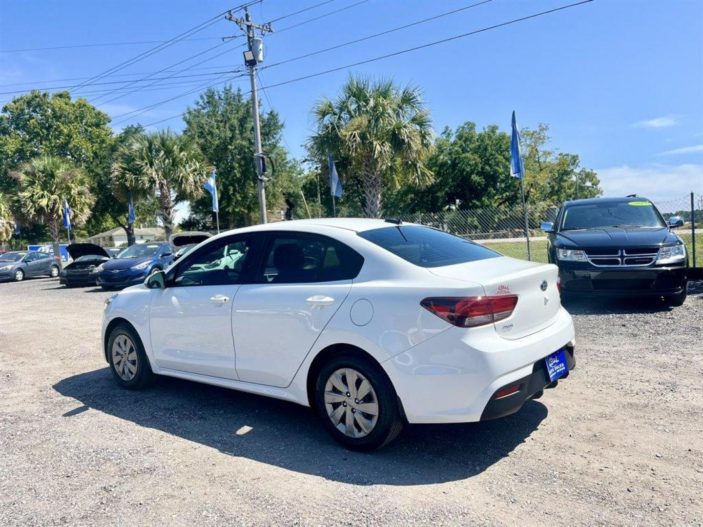 2020 White /Black Kia Rio (3KPA24AD7LE) with an 1.6l I-4 DI Dohc Cvvt 1.6 engine, Automatic transmission, located at 745 East Steele Rd., West Columbia, SC, 29170, (803) 755-9148, 33.927212, -81.148483 - Special Internet Price! 2020 Kia Rio LX with AM/FM radio, Backup camera, Cruise control, Manual air conditioning, Cloth interior, Powered windows, Powered door locks, Plus more! - Photo#1