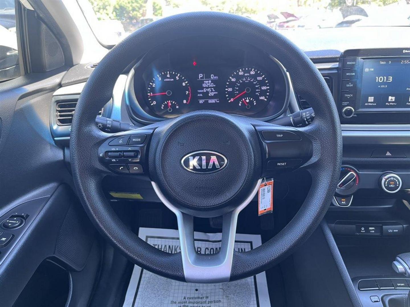 2020 White /Black Kia Rio (3KPA24AD7LE) with an 1.6l I-4 DI Dohc Cvvt 1.6 engine, Automatic transmission, located at 745 East Steele Rd., West Columbia, SC, 29170, (803) 755-9148, 33.927212, -81.148483 - Special Internet Price! 2020 Kia Rio LX with AM/FM radio, Backup camera, Cruise control, Manual air conditioning, Cloth interior, Powered windows, Powered door locks, Plus more! - Photo#5