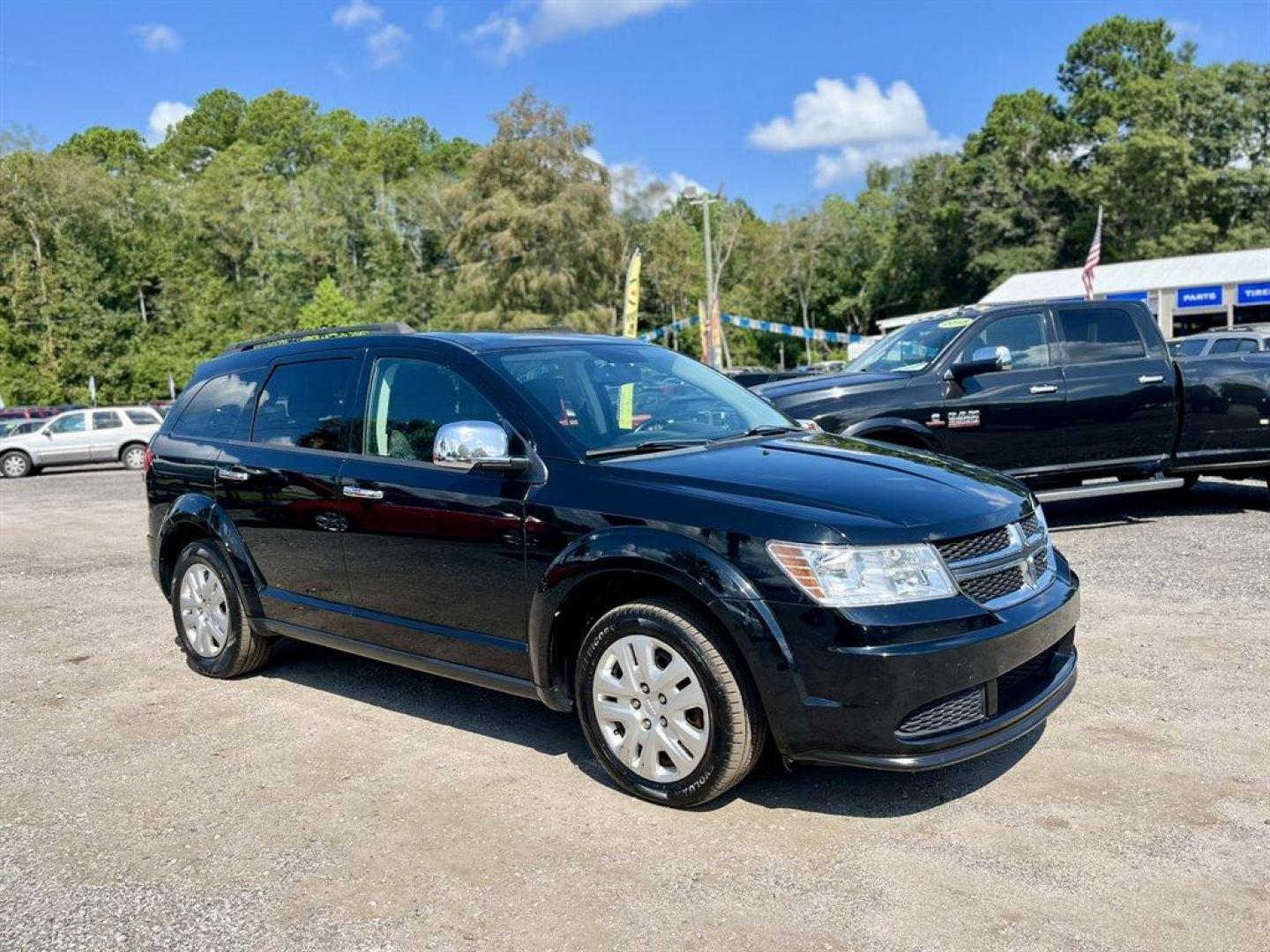 2017 Black /Black Dodge Journey (3C4PDCAB5HT) with an 2.4l I-4 SFI Dohc 2.4l engine, Automatic transmission, located at 745 East Steele Rd., West Columbia, SC, 29170, (803) 755-9148, 33.927212, -81.148483 - Special Internet Price! 2017 Dodge Journey with AM/FM radio, Cruise control, Cloth interior, 3rd row seating, Powered windows, Powered door locks, Plus more! - Photo#3