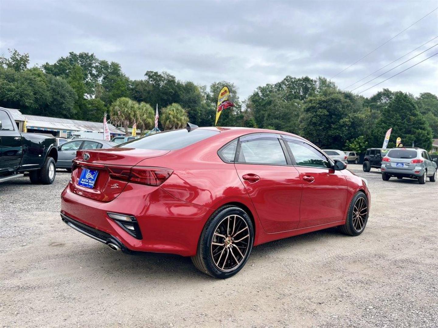 2019 Red /Black Kia Forte (3KPF34AD3KE) with an 2.0l I-4 MPI Dohc 2.0l engine, Automatic transmission, located at 745 East Steele Rd., West Columbia, SC, 29170, (803) 755-9148, 33.927212, -81.148483 - Special Internet Price! 2019 Kia Forte S with Bluetooth, Backup camera, Cruise control, Sunroof, Cloth interior, Powered windows, Powered door locks, Plus more! - Photo#2