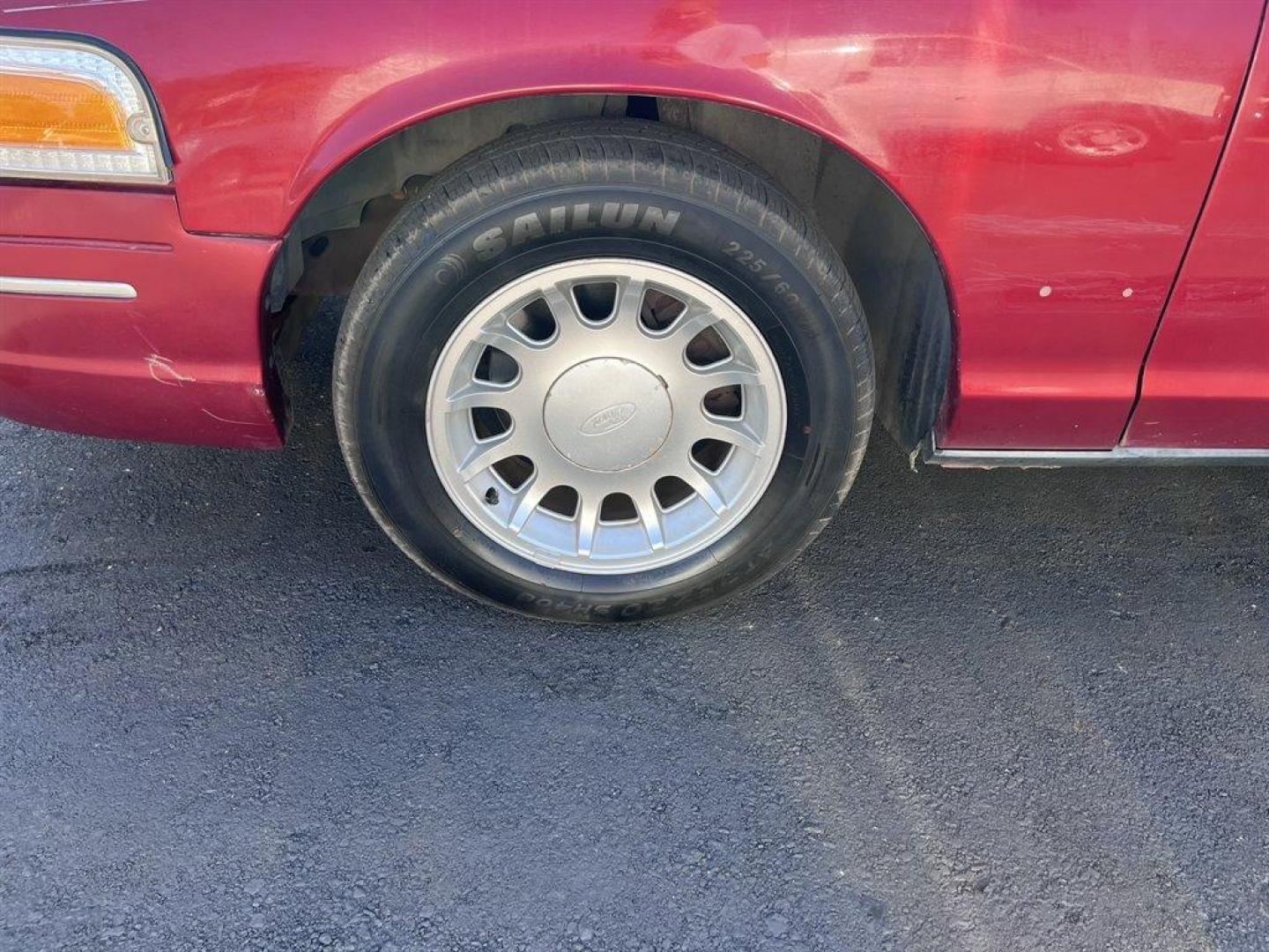 2000 Burgundy /Grey Ford Crown Victoria (2FAFP74W2YX) with an 4.6l V8 EFI Sohc 4.6l engine, Automatic transmission, located at 745 East Steele Rd., West Columbia, SC, 29170, (803) 755-9148, 33.927212, -81.148483 - Special Internet Price! 2000 Ford Crown Victoria LX with AM/FM stereo, Remote keyless entry, Air conditioning, Leather interior, Powered front seats, Powered windows, Powered door locks, Plus more! - Photo#30