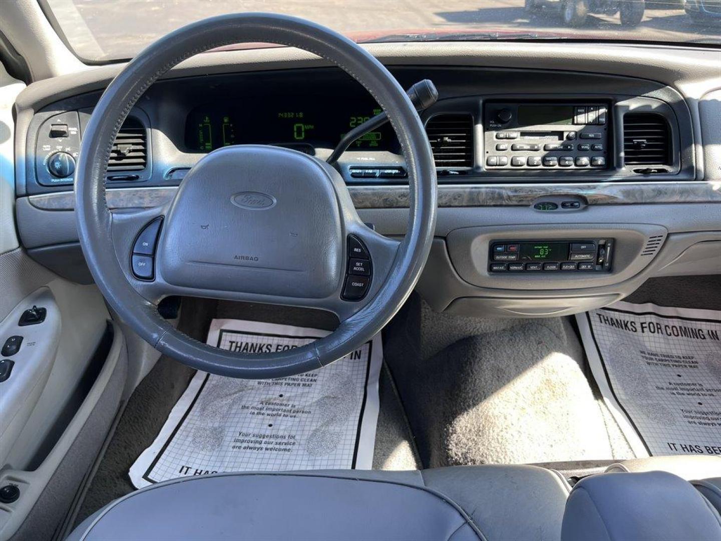 2000 Burgundy /Grey Ford Crown Victoria (2FAFP74W2YX) with an 4.6l V8 EFI Sohc 4.6l engine, Automatic transmission, located at 745 East Steele Rd., West Columbia, SC, 29170, (803) 755-9148, 33.927212, -81.148483 - Special Internet Price! 2000 Ford Crown Victoria LX with AM/FM stereo, Remote keyless entry, Air conditioning, Leather interior, Powered front seats, Powered windows, Powered door locks, Plus more! - Photo#4