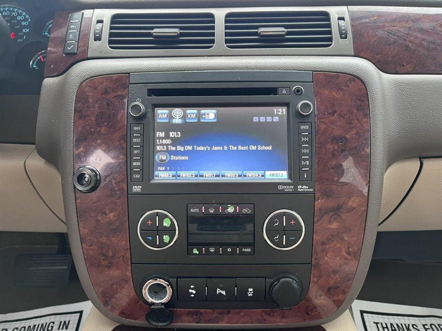 2013 White /Tan Chevrolet Avalanche (3GNMCGE01DG) with an 5.3l V8 SFI Flex 5.3l engine, Automatic transmission, located at 745 East Steele Rd., West Columbia, SC, 29170, (803) 755-9148, 33.927212, -81.148483 - Special Internet Price! 2013 Chevrolet Avalanche Black Diamond LTZ with AM/FM radio, Backup camera, Cruise control, Sunroof, Rear entertainment, Leather interior, Powered windows, Powered door locks, Plus more! - Photo#13