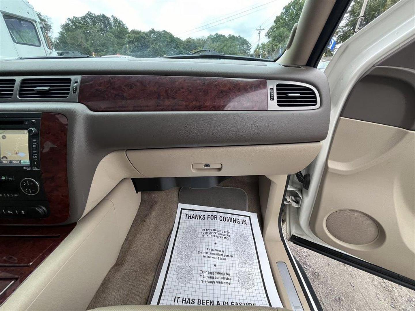 2013 White /Tan Chevrolet Avalanche (3GNMCGE01DG) with an 5.3l V8 SFI Flex 5.3l engine, Automatic transmission, located at 745 East Steele Rd., West Columbia, SC, 29170, (803) 755-9148, 33.927212, -81.148483 - Special Internet Price! 2013 Chevrolet Avalanche Black Diamond LTZ with AM/FM radio, Backup camera, Cruise control, Sunroof, Rear entertainment, Leather interior, Powered windows, Powered door locks, Plus more! - Photo#34