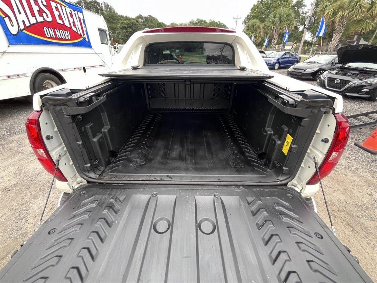 2013 White /Tan Chevrolet Avalanche (3GNMCGE01DG) with an 5.3l V8 SFI Flex 5.3l engine, Automatic transmission, located at 745 East Steele Rd., West Columbia, SC, 29170, (803) 755-9148, 33.927212, -81.148483 - Special Internet Price! 2013 Chevrolet Avalanche Black Diamond LTZ with AM/FM radio, Backup camera, Cruise control, Sunroof, Rear entertainment, Leather interior, Powered windows, Powered door locks, Plus more! - Photo#38