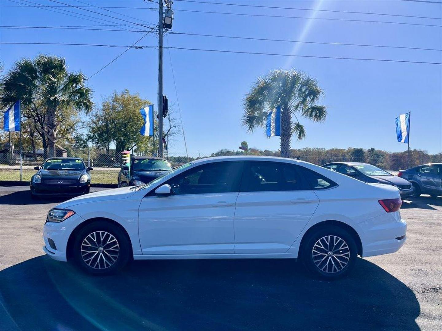 2021 White /Black Volkswagen Jetta (3VWC57BU0MM) with an 1.4l I-4 DI Dohc T/C 1.4l engine, Automatic transmission, located at 745 East Steele Rd., West Columbia, SC, 29170, (803) 755-9148, 33.927212, -81.148483 - Photo#1