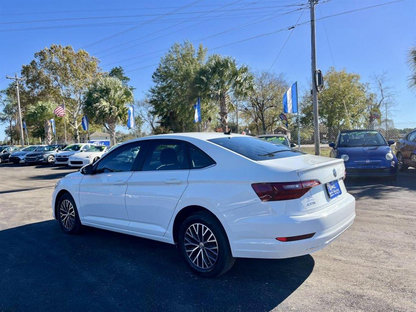 2021 White /Black Volkswagen Jetta (3VWC57BU0MM) with an 1.4l I-4 DI Dohc T/C 1.4l engine, Automatic transmission, located at 745 East Steele Rd., West Columbia, SC, 29170, (803) 755-9148, 33.927212, -81.148483 - Photo#2