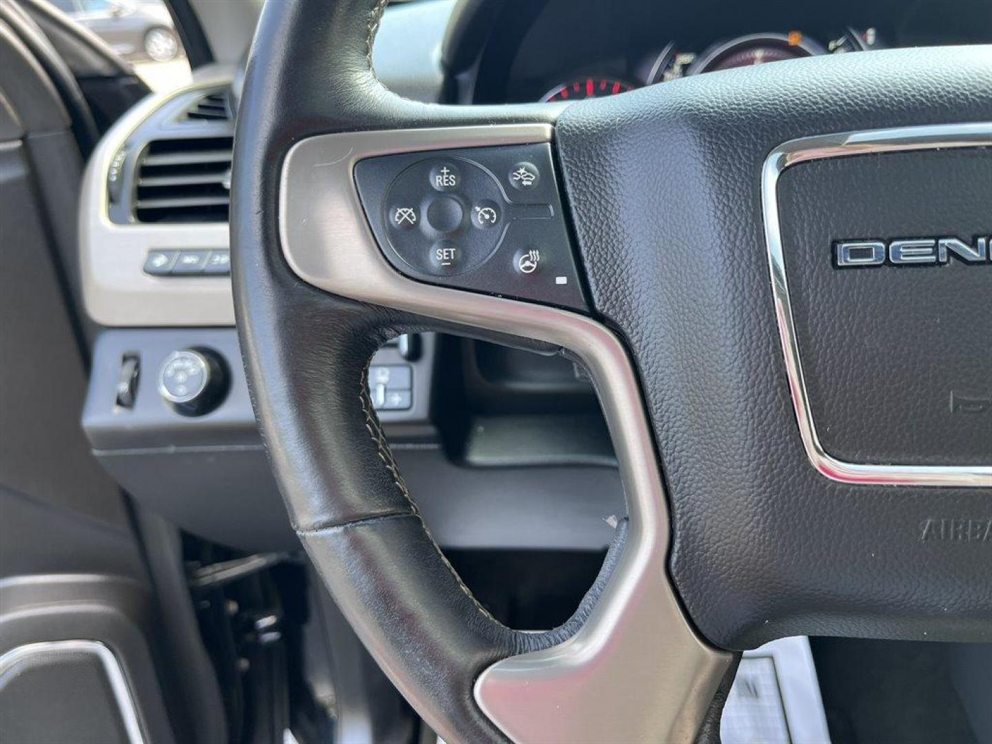 2016 Black /Black GMC Yukon (1GKS2CKJ8GR) with an 6.2l V8 DI OHV VVT S/C 6. engine, Automatic transmission, located at 745 East Steele Rd., West Columbia, SC, 29170, (803) 755-9148, 33.927212, -81.148483 - Special Internet Price! 2016 GMC Yukon with Bluetooth, AM/FM radio, Backup camera, Cruise control, Navigation, Sunroof, Leather interior, Rear entertainment, First and second row heated seats, Powered third row, Powered running boards, Powered liftgate, Powered windows, Powered door locks, Plus more - Photo#11