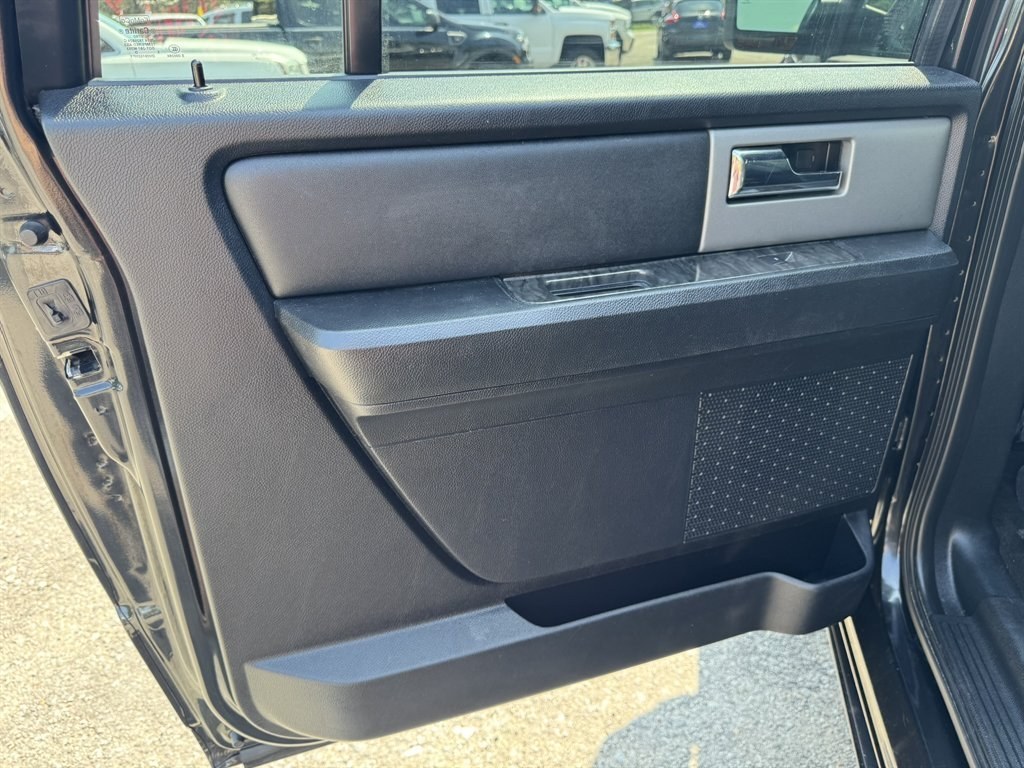 2015 Black /Black Ford Expedition EL (1FMJK1KT0FE) with an 3.5l V6 DI T/C Ecoboost 3 engine, Automatic transmission, located at 745 East Steele Rd., West Columbia, SC, 29170, (803) 755-9148, 33.927212, -81.148483- Photo#20