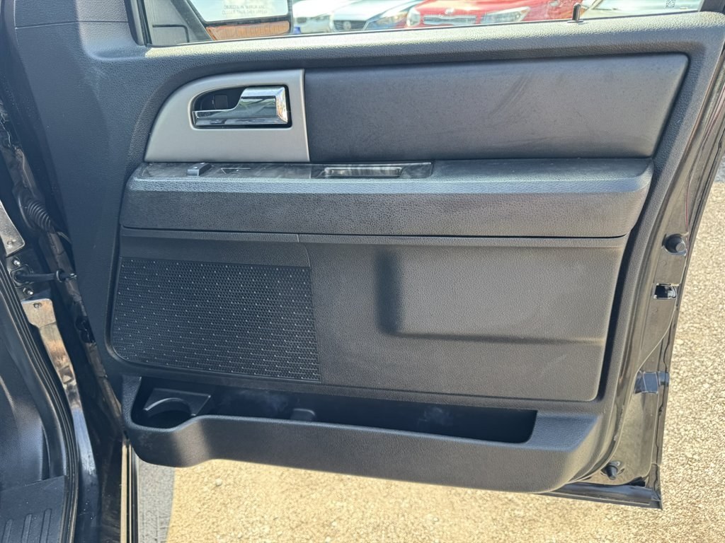 2015 Black /Black Ford Expedition EL (1FMJK1KT0FE) with an 3.5l V6 DI T/C Ecoboost 3 engine, Automatic transmission, located at 745 East Steele Rd., West Columbia, SC, 29170, (803) 755-9148, 33.927212, -81.148483- Photo#26