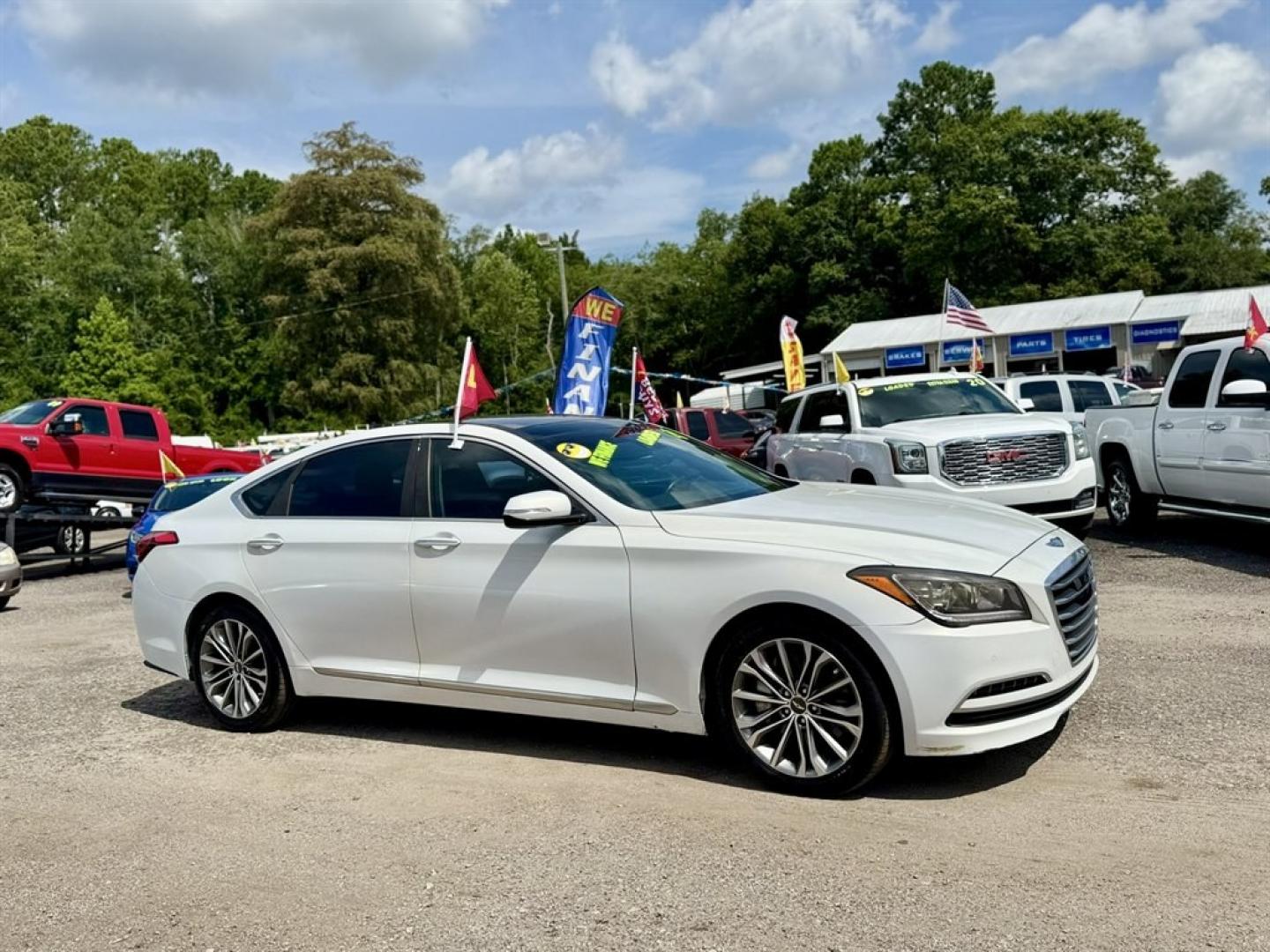 2015 White /Black Hyundai Genesis (KMHGN4JE2FU) with an 3.8l V6 DI Dohc Cvvt 3.8l engine, Automatic transmission, located at 745 East Steele Rd., West Columbia, SC, 29170, (803) 755-9148, 33.927212, -81.148483- Photo#2