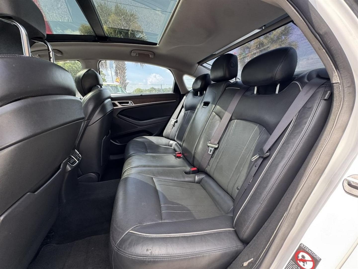 2015 White /Black Hyundai Genesis (KMHGN4JE2FU) with an 3.8l V6 DI Dohc Cvvt 3.8l engine, Automatic transmission, located at 745 East Steele Rd., West Columbia, SC, 29170, (803) 755-9148, 33.927212, -81.148483- Photo#21