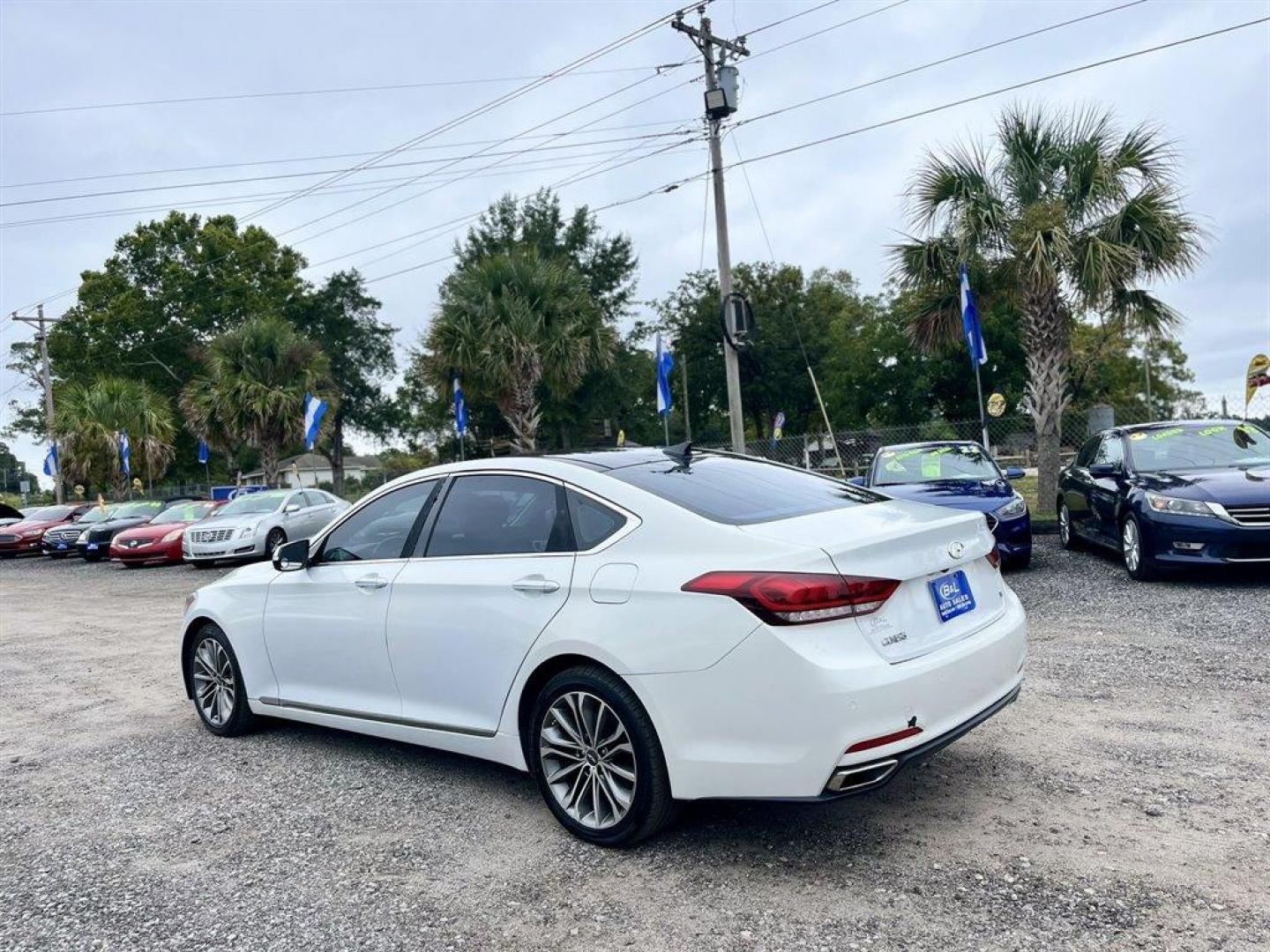 2015 White /Black Hyundai Genesis (KMHGN4JE2FU) with an 3.8l V6 DI Dohc Cvvt 3.8l engine, Automatic transmission, located at 745 East Steele Rd., West Columbia, SC, 29170, (803) 755-9148, 33.927212, -81.148483 - Special Internet Price! 2015 Hyundai Genesis with Bluetooth, Navigation, Cruise control, Push to start, Panoramic sunroof, Keyless entry, Leather interior, Heated front seats, Powered front seats, Powered windows, Powered door locks, Plus more! - Photo#2