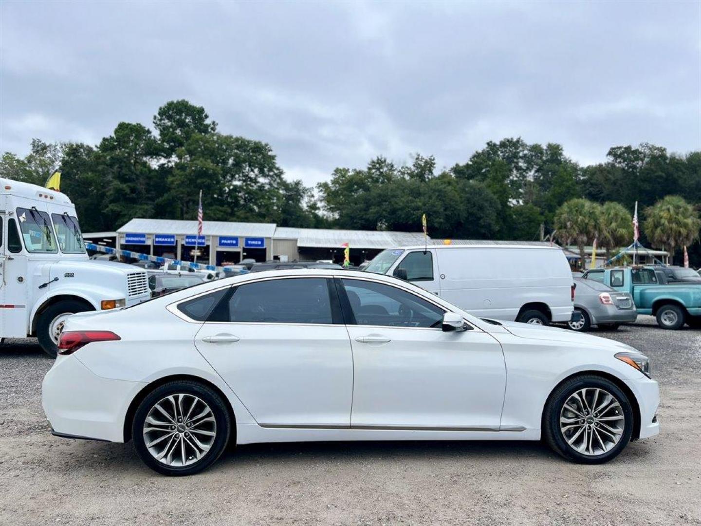 2015 White /Black Hyundai Genesis (KMHGN4JE2FU) with an 3.8l V6 DI Dohc Cvvt 3.8l engine, Automatic transmission, located at 745 East Steele Rd., West Columbia, SC, 29170, (803) 755-9148, 33.927212, -81.148483 - Special Internet Price! 2015 Hyundai Genesis with Bluetooth, Navigation, Cruise control, Push to start, Panoramic sunroof, Keyless entry, Leather interior, Heated front seats, Powered front seats, Powered windows, Powered door locks, Plus more! - Photo#5