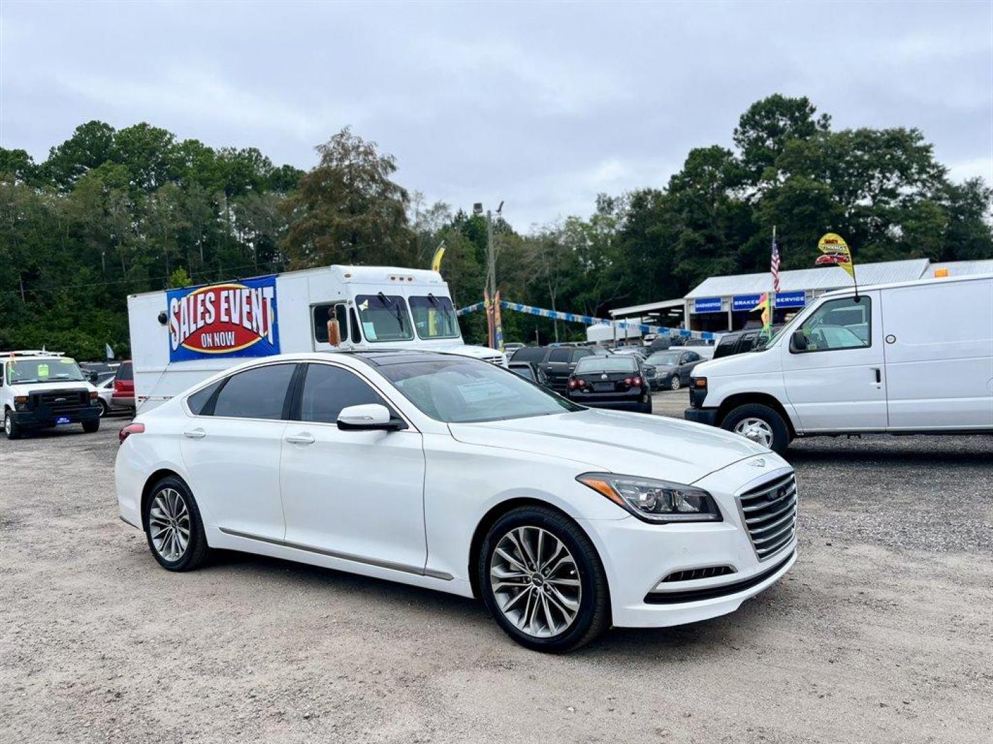 2015 White /Black Hyundai Genesis (KMHGN4JE2FU) with an 3.8l V6 DI Dohc Cvvt 3.8l engine, Automatic transmission, located at 745 East Steele Rd., West Columbia, SC, 29170, (803) 755-9148, 33.927212, -81.148483 - Special Internet Price! 2015 Hyundai Genesis with Bluetooth, Navigation, Cruise control, Push to start, Panoramic sunroof, Keyless entry, Leather interior, Heated front seats, Powered front seats, Powered windows, Powered door locks, Plus more! - Photo#6