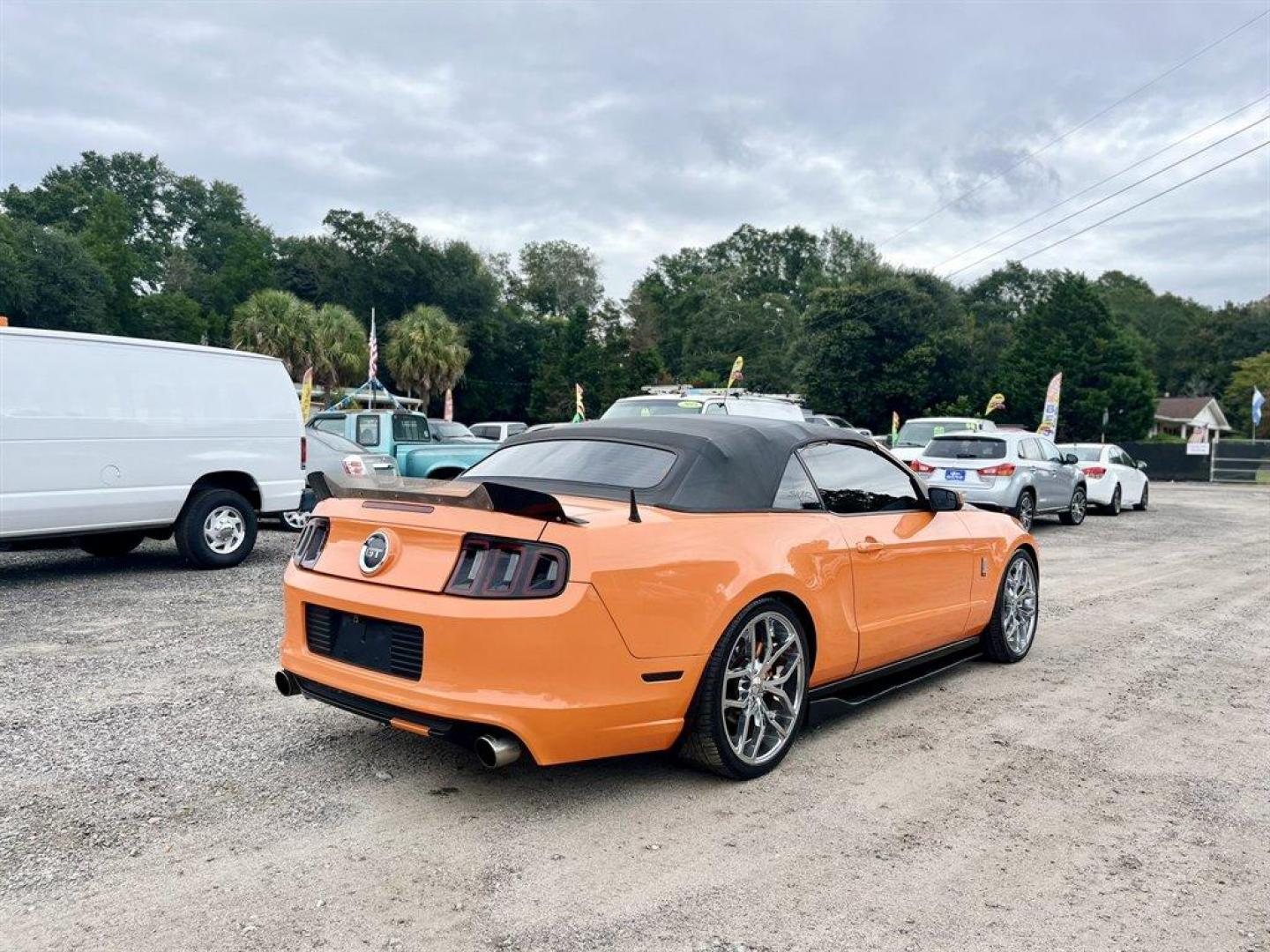 2013 Orange /Black Ford Mustang (1ZVBP8FF6D5) with an 5.0l V8 SFI 5.0l engine, Automatic transmission, located at 745 East Steele Rd., West Columbia, SC, 29170, (803) 755-9148, 33.927212, -81.148483 - Special Internet Price! 2013 Ford Mustang with AM/FM radio, Cruise control, Manual air conditioning, Aftermarket front bucket seats, Powered windows, Powered door locks, Plus more! - Photo#4