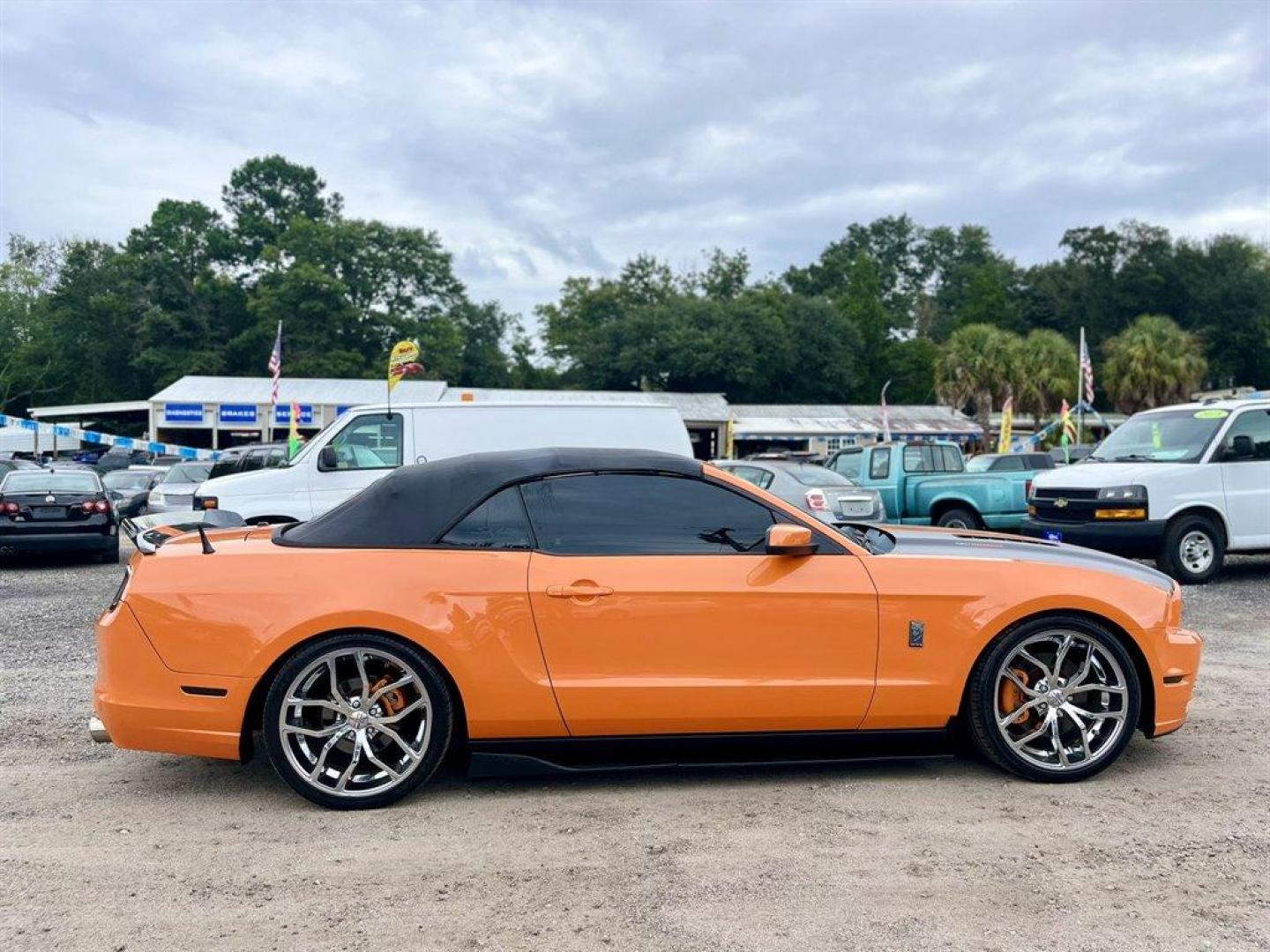 2013 Orange /Black Ford Mustang (1ZVBP8FF6D5) with an 5.0l V8 SFI 5.0l engine, Automatic transmission, located at 745 East Steele Rd., West Columbia, SC, 29170, (803) 755-9148, 33.927212, -81.148483 - Special Internet Price! 2013 Ford Mustang with AM/FM radio, Cruise control, Manual air conditioning, Aftermarket front bucket seats, Powered windows, Powered door locks, Plus more! - Photo#5