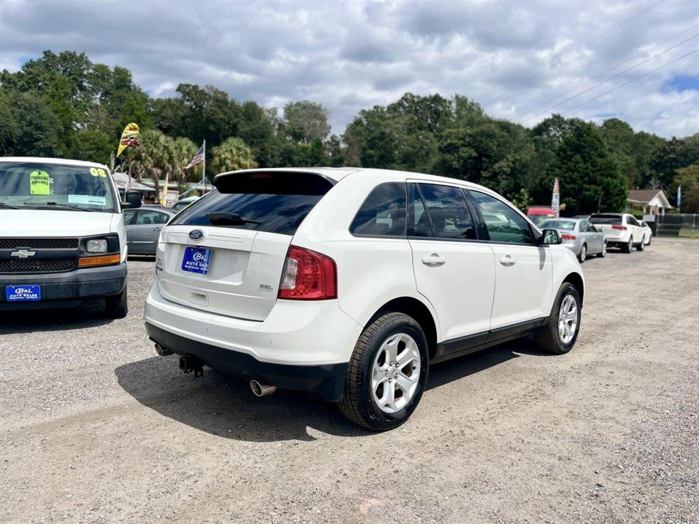 2012 White /Tan Ford Edge (2FMDK3JC2CB) with an 3.5l V6 Smpi Dohc 3.5l engine, Automatic transmission, located at 745 East Steele Rd., West Columbia, SC, 29170, (803) 755-9148, 33.927212, -81.148483 - Special Internet Price! 2012 Ford Edge with AM/FM radio, Cruise control, Manual air conditioning, Leather interior, Powered front seats, Keyless entry, Powered 2nd row, Powered door locks, Powered windows, Plus more! - Photo#4