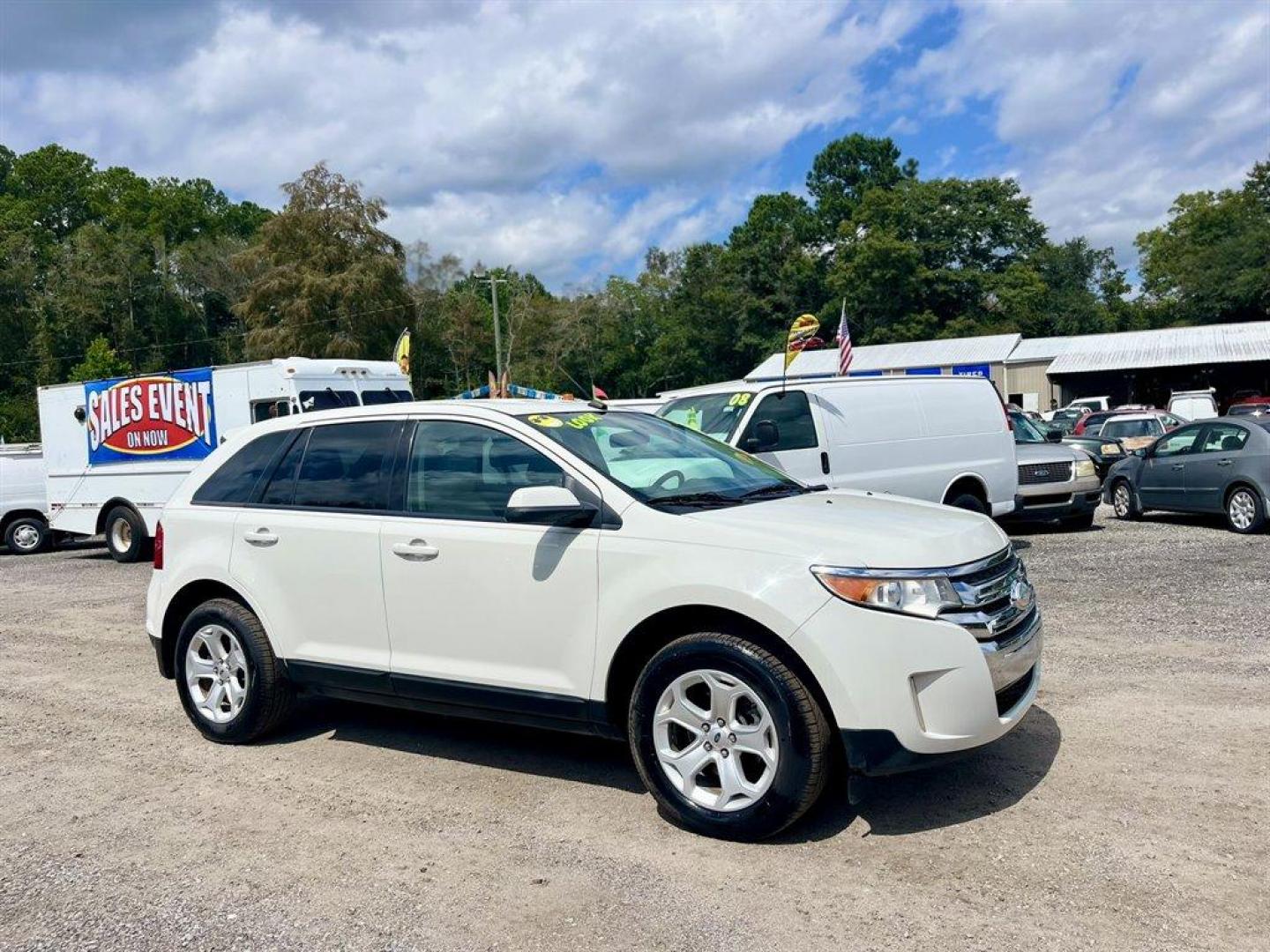 2012 White /Tan Ford Edge (2FMDK3JC2CB) with an 3.5l V6 Smpi Dohc 3.5l engine, Automatic transmission, located at 745 East Steele Rd., West Columbia, SC, 29170, (803) 755-9148, 33.927212, -81.148483 - Special Internet Price! 2012 Ford Edge with AM/FM radio, Cruise control, Manual air conditioning, Leather interior, Powered front seats, Keyless entry, Powered 2nd row, Powered door locks, Powered windows, Plus more! - Photo#6