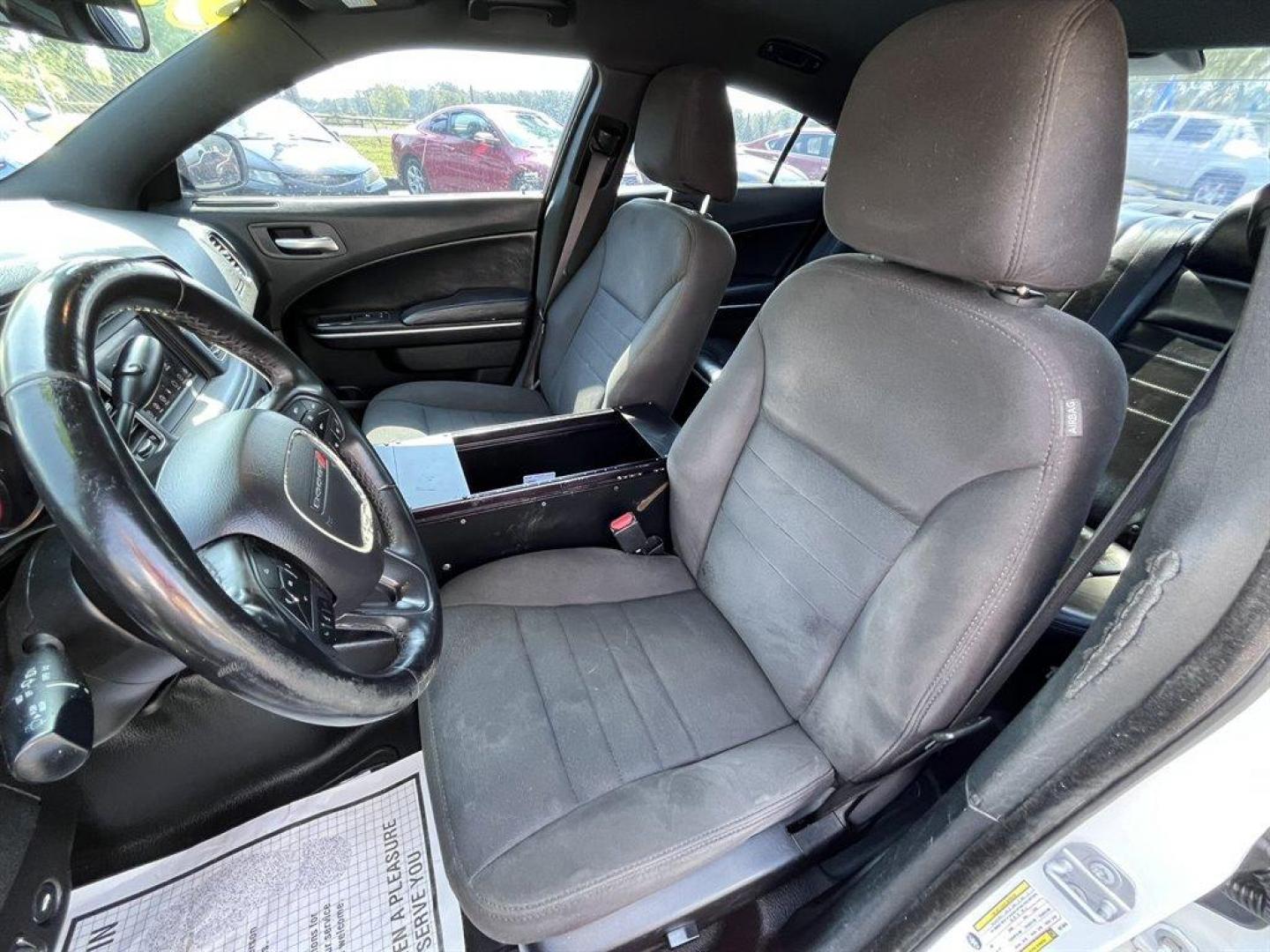 2019 White /Black Dodge Charger (2C3CDXAT6KH) with an 5.7l V8 MPI Hemi 5.7l engine, Automatic transmission, located at 745 East Steele Rd., West Columbia, SC, 29170, (803) 755-9148, 33.927212, -81.148483 - Special Internet Price! 2019 Dodge Charger with Bluetooth, AM/FM radio, Backup camera, Automatic air conditioning, Cruise control, Powered windows, Powered door locks, Plus more! - Photo#21