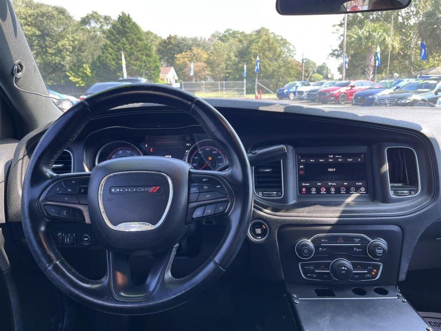 2019 White /Black Dodge Charger (2C3CDXAT6KH) with an 5.7l V8 MPI Hemi 5.7l engine, Automatic transmission, located at 745 East Steele Rd., West Columbia, SC, 29170, (803) 755-9148, 33.927212, -81.148483 - Special Internet Price! 2019 Dodge Charger with Bluetooth, AM/FM radio, Backup camera, Automatic air conditioning, Cruise control, Powered windows, Powered door locks, Plus more! - Photo#8