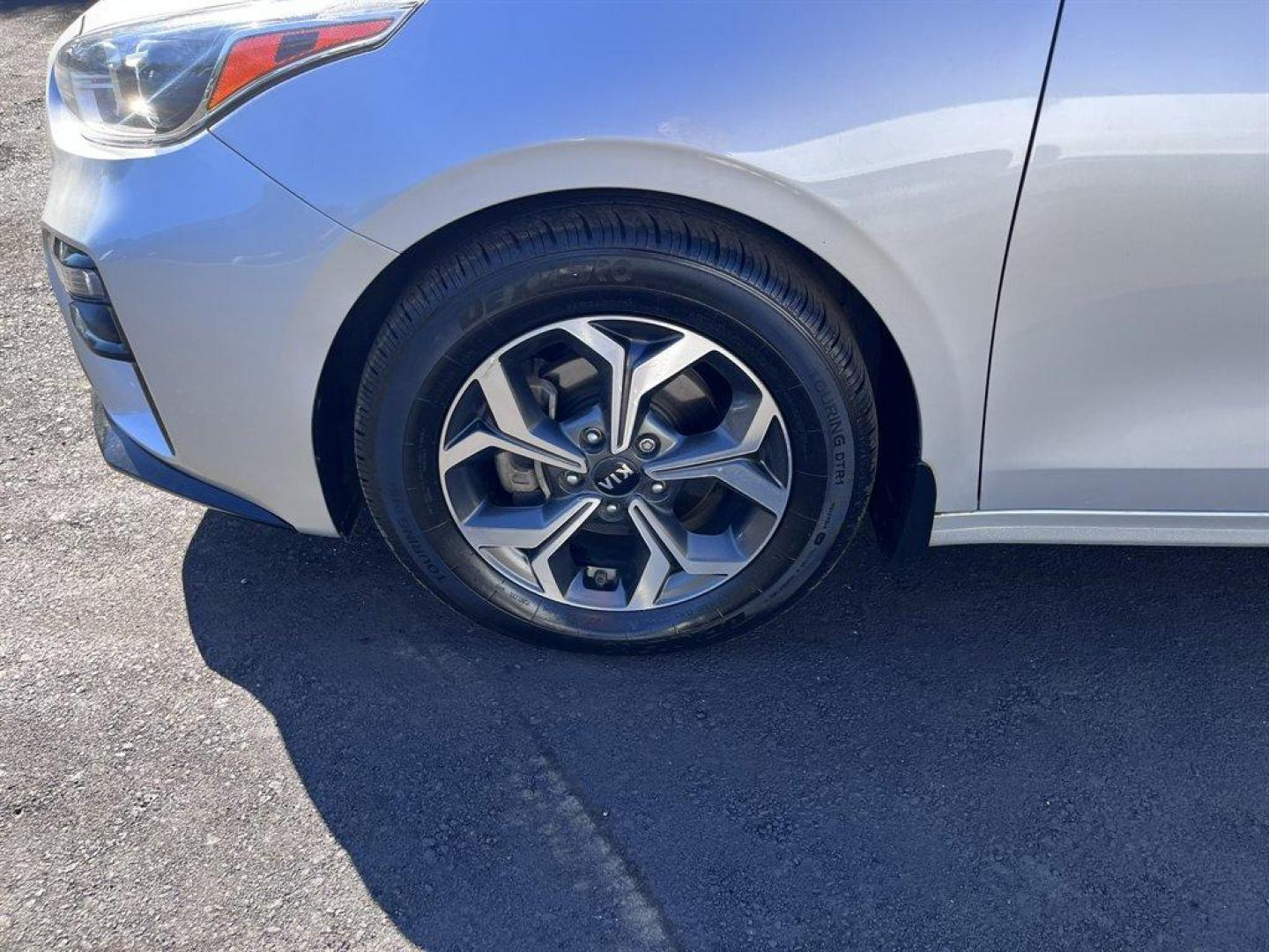 2021 Silver /Black Kia Forte (3KPF24AD1ME) with an 2.0l I-4 MPI Dohc 2.0l engine, Automatic transmission, located at 745 East Steele Rd., West Columbia, SC, 29170, (803) 755-9148, 33.927212, -81.148483 - Special Internet Price! 2021 Kia Forte with AM/FM/MP3 Audio System, 2 LCD Monitors In The Front, Cruise Control, Backup Camera, Manual Air Conditioning, Keyless Entry, Front Bucket Seats, Cloth Seats, Bench Rear Seat, Powered Windows, Powered Door Locks, Plus More! - Photo#34