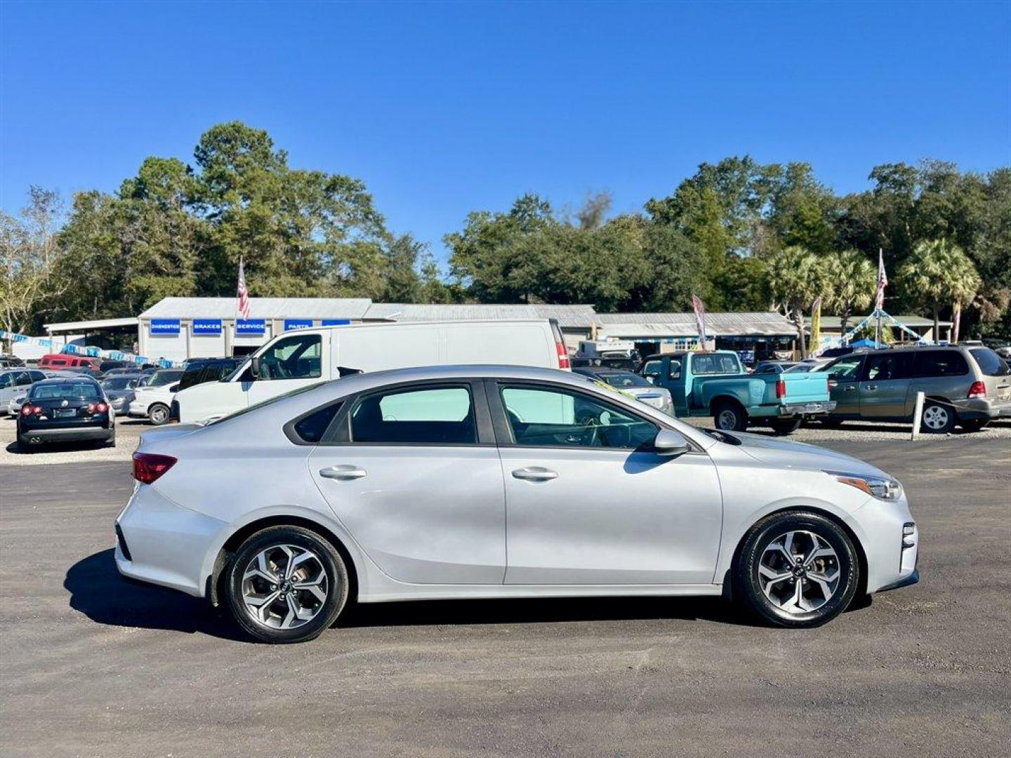 2021 Silver /Black Kia Forte (3KPF24AD1ME) with an 2.0l I-4 MPI Dohc 2.0l engine, Automatic transmission, located at 745 East Steele Rd., West Columbia, SC, 29170, (803) 755-9148, 33.927212, -81.148483 - Special Internet Price! 2021 Kia Forte with AM/FM/MP3 Audio System, 2 LCD Monitors In The Front, Cruise Control, Backup Camera, Manual Air Conditioning, Keyless Entry, Front Bucket Seats, Cloth Seats, Bench Rear Seat, Powered Windows, Powered Door Locks, Plus More! - Photo#5