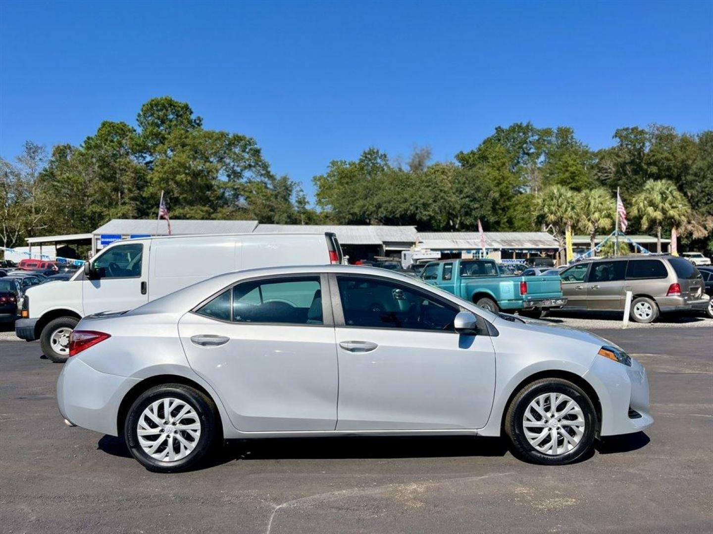 2019 Silver /Grey Toyota Corolla (5YFBURHE7KP) with an 1.8l I-4 EFI Dohc 1.8l engine, Automatic transmission, located at 745 East Steele Rd., West Columbia, SC, 29170, (803) 755-9148, 33.927212, -81.148483 - Special Internet Price! 2019 Toyota Corolla with AM/FM CD player, Bluetooth, 1 LCD Monitor In The Front, Backup Camera, Automatic Air Conditioning, Remote Keyless Entry, Cruise Control, 60-40 Folding Bench Rear Seat, Fabric Seats, Powered Windows, Powered Door Locks, Plus More! - Photo#6